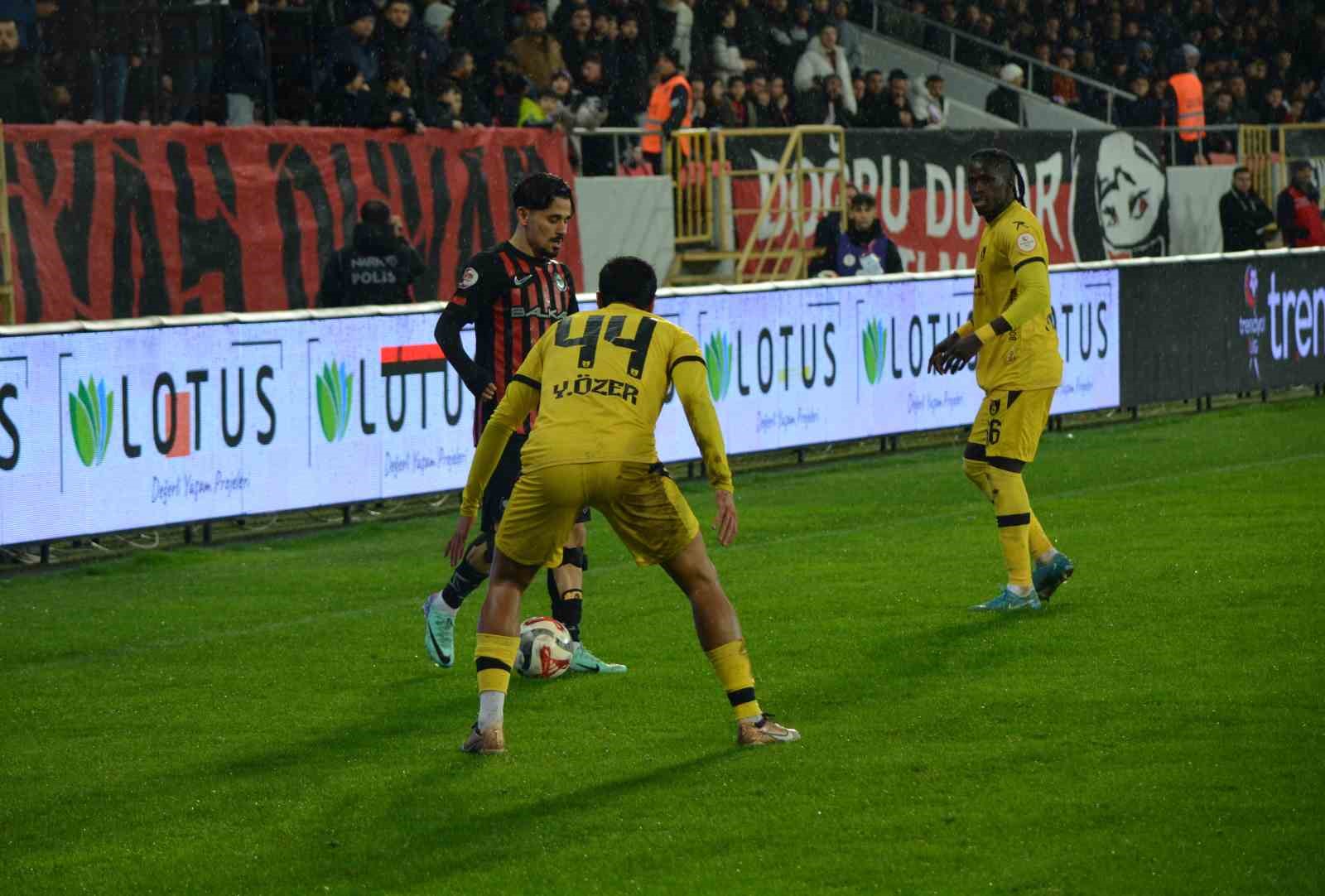 trendyol 1 lig corum fk 2 istanbulspor 3 4 2Hy7rSyU