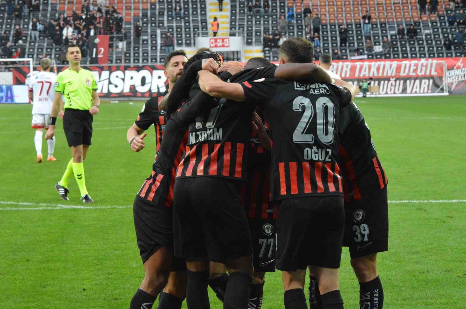 Trendyol 1. Lig: Çorum FK: 2 - Ümraniyespor: 0 4 trendyol 1 lig corum fk 2 umraniyespor 0 0 SA7j65mW