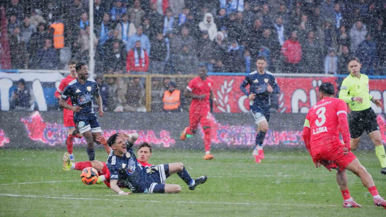 Trendyol 1. Lig: Erzurumspor FK: 2 - Boluspor: 0 10 trendyol 1 lig erzurumspor fk 2 boluspor 0 6 NIW35UjP