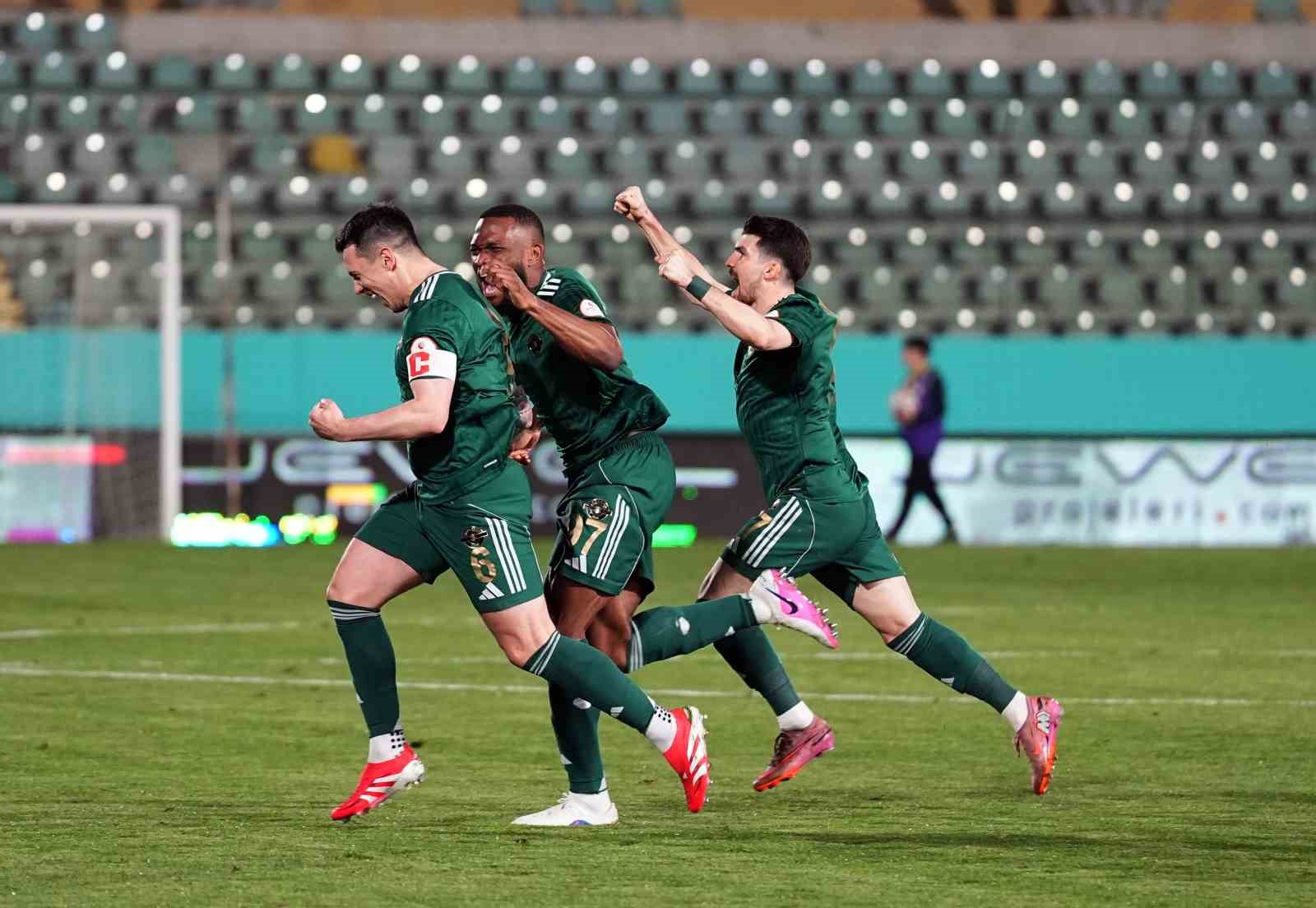 Trendyol 1. Lig: Esenler Erokspor: 1 - Amed Sportif Faaliyetler: 1 19 trendyol 1 lig esenler erokspor 1 amed sportif faaliyetler 1 15 vsEZ2UID