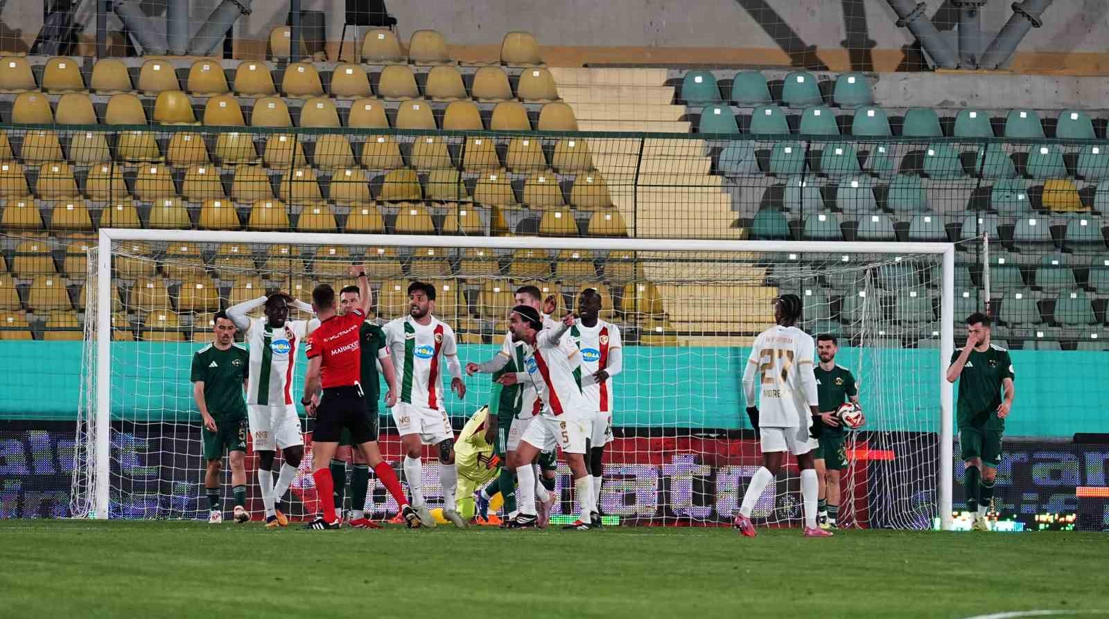 Trendyol 1. Lig: Esenler Erokspor: 1 - Amed Sportif Faaliyetler: 1 29 trendyol 1 lig esenler erokspor 1 amed sportif faaliyetler 1 25