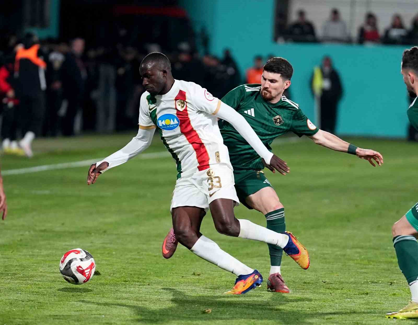 Trendyol 1. Lig: Esenler Erokspor: 1 - Amed Sportif Faaliyetler: 1 30 trendyol 1 lig esenler erokspor 1 amed sportif faaliyetler 1 26 PV12b3Kz