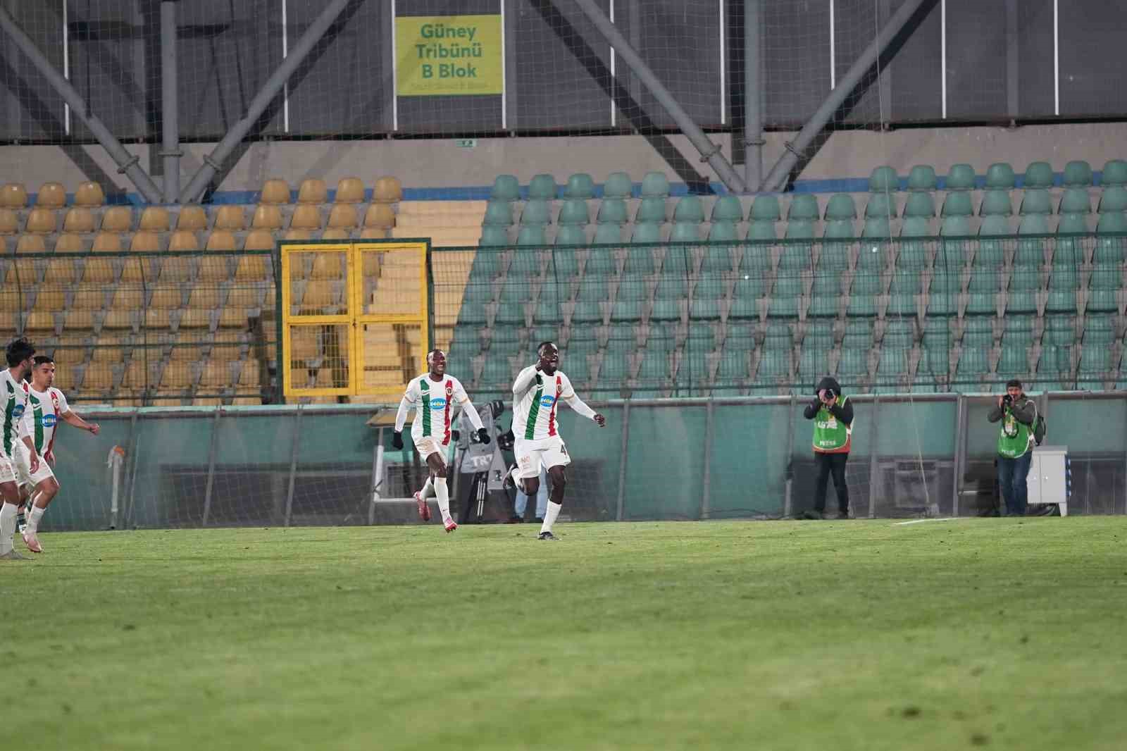 Trendyol 1. Lig: Esenler Erokspor: 1 - Amed Sportif Faaliyetler: 1 43 trendyol 1 lig esenler erokspor 1 amed sportif faaliyetler 1 39 wajrEhdp