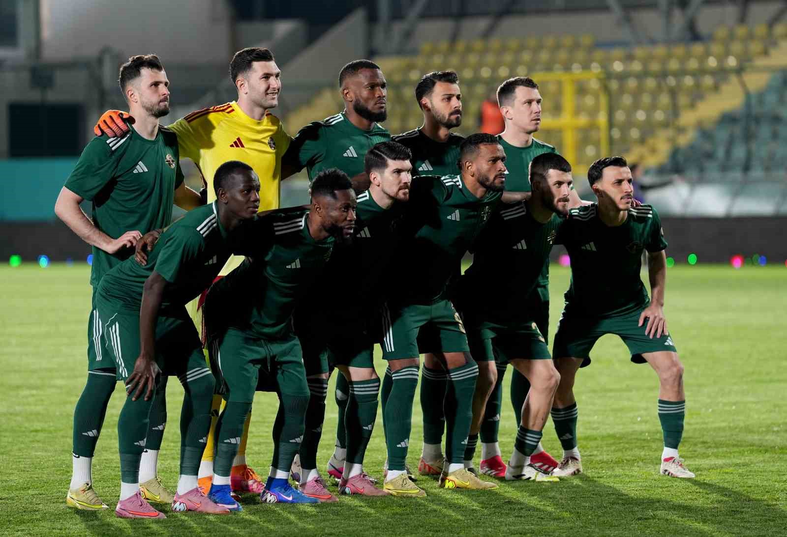 Trendyol 1. Lig: Esenler Erokspor: 1 - Amed Sportif Faaliyetler: 1 10 trendyol 1 lig esenler erokspor 1 amed sportif faaliyetler 1 6 cG5SA7jR