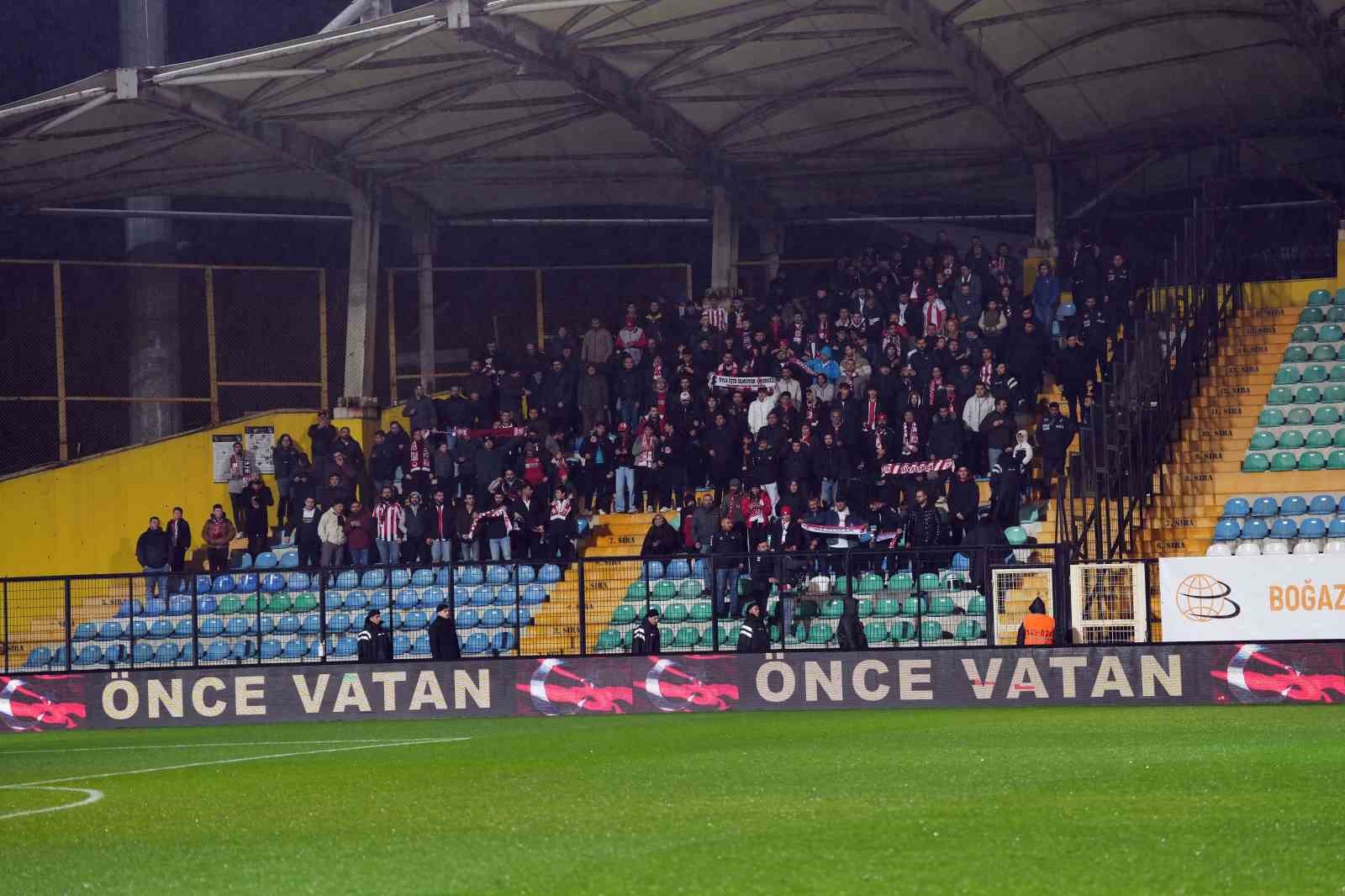 Trendyol 1. Lig: İstanbulspor: 2 - Özbelsan Sivasspor: 1 34 trendyol 1 lig istanbulspor 2 ozbelsan sivasspor 1 30