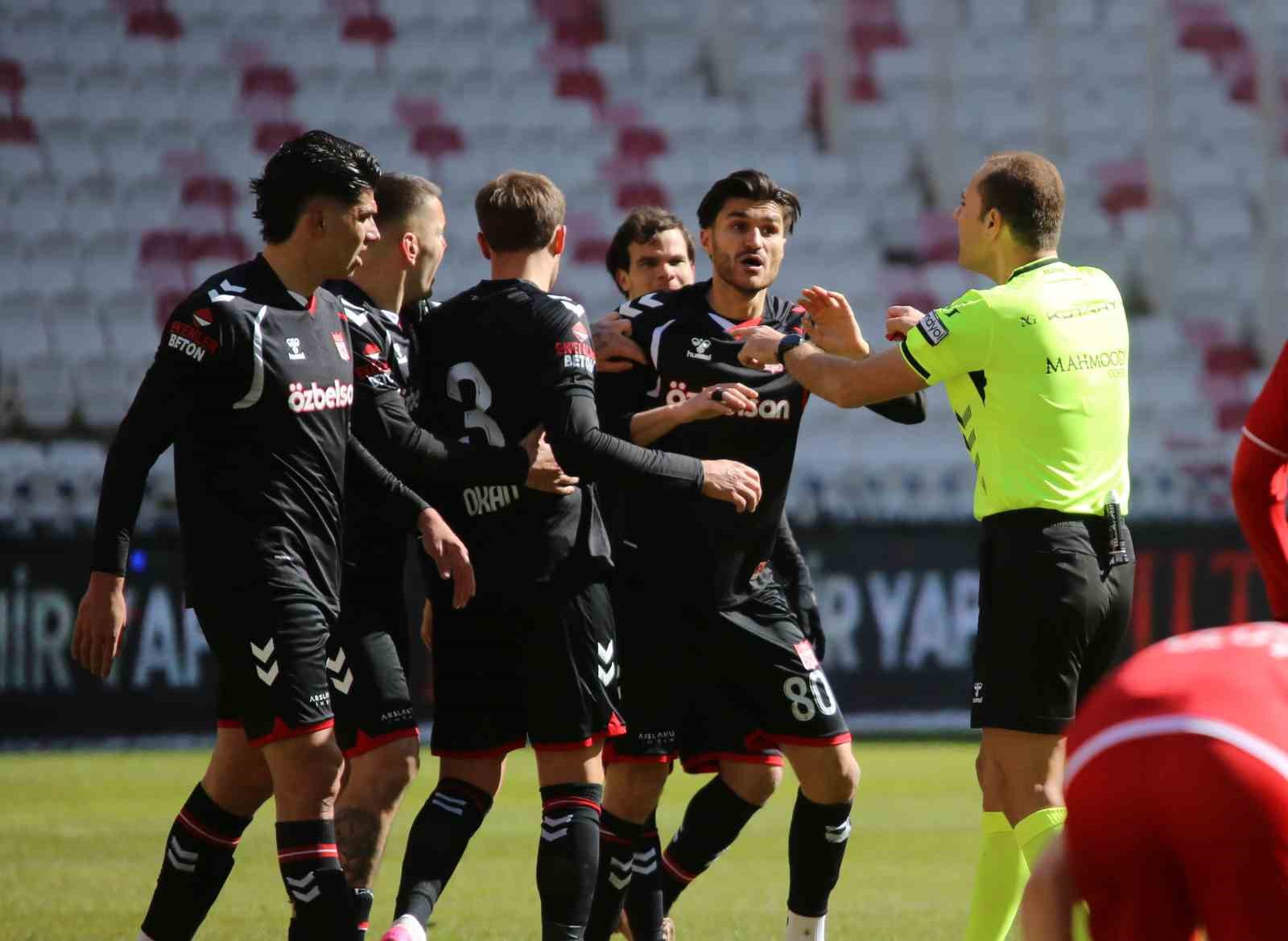 Trendyol 1. Lig: Özbelsan Sivasspor: 0 - Ankara Keçiörengücü: 1 21 trendyol 1 lig ozbelsan sivasspor 0 ankara keciorengucu 1 17