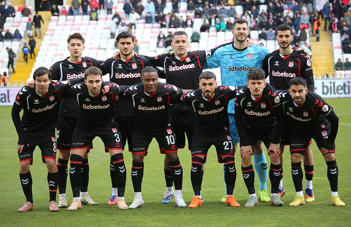 Trendyol 1. Lig: Özbelsan Sivasspor: 0 - Ankara Keçiörengücü: 1 10 trendyol 1 lig ozbelsan sivasspor 0 ankara keciorengucu 1 6 lBOXMyCM