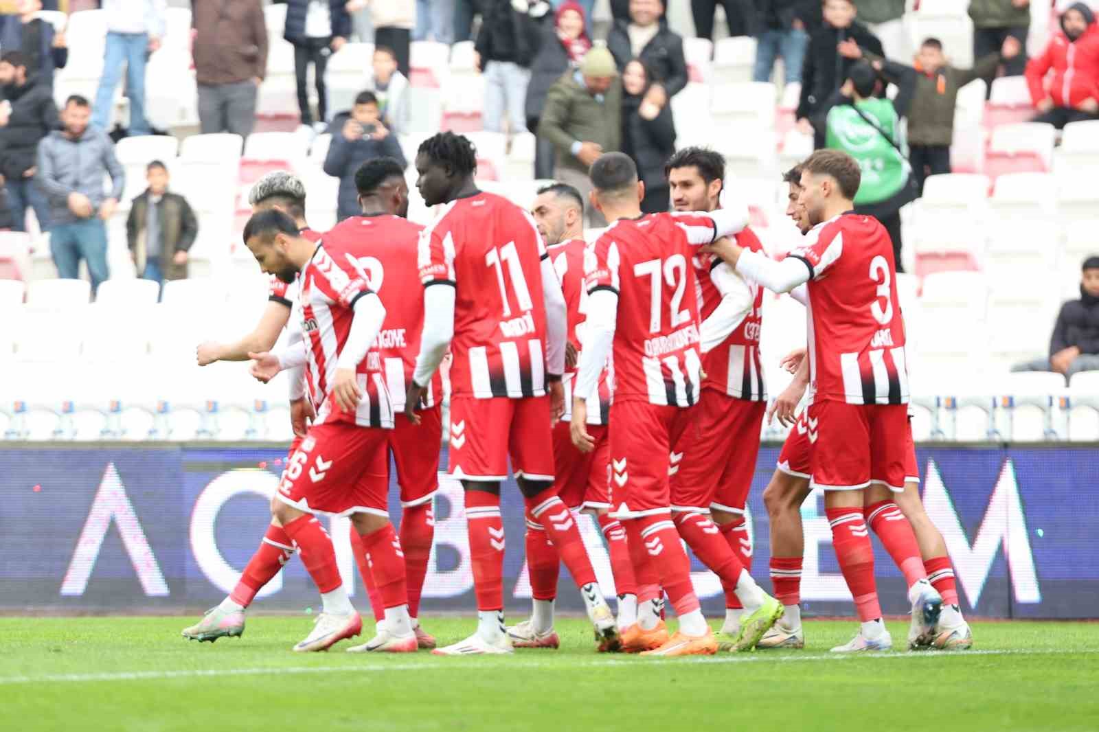 Trendyol 1. Lig: Özbelsan Sivasspor: 1 - Boluspor: 0 4 trendyol 1 lig ozbelsan sivasspor 1 boluspor 0 0 nk5SQfAV