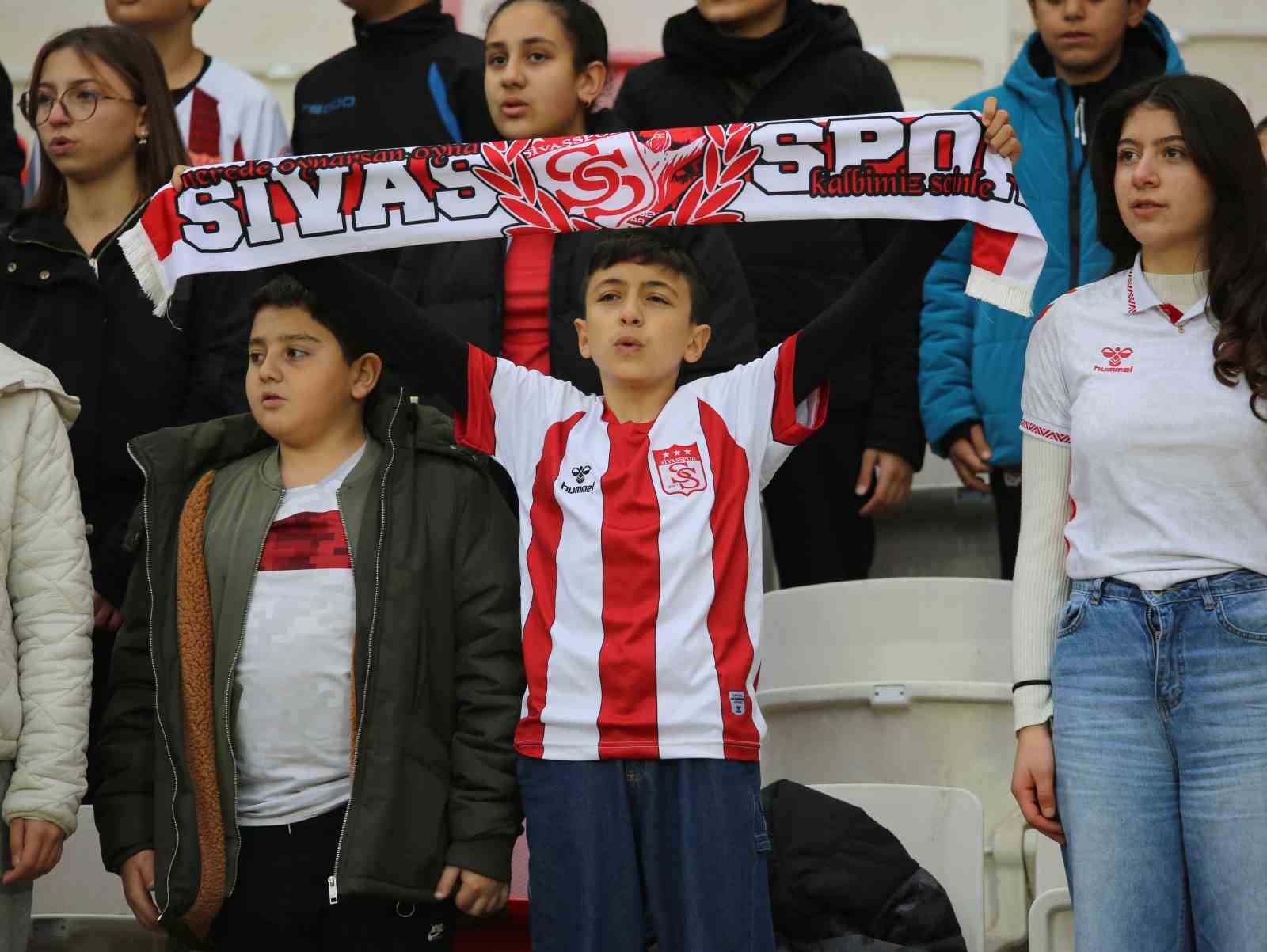 Trendyol 1. Lig: Özbelsan Sivasspor: 1 - Çorum FK: 1 5 trendyol 1 lig ozbelsan sivasspor 1 corum fk 1 1 wEaV6hc1