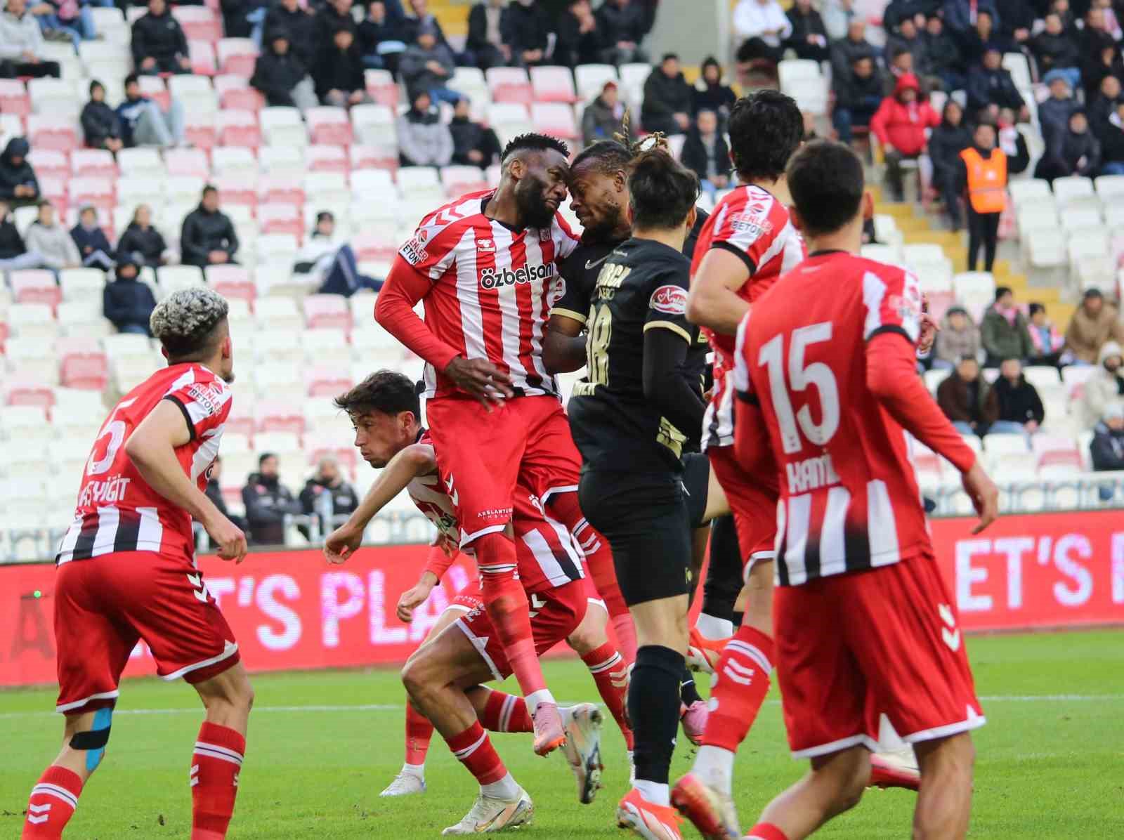 Trendyol 1. Lig: Özbelsan Sivasspor: 1 - Çorum FK: 1 17 trendyol 1 lig ozbelsan sivasspor 1 corum fk 1 13 ulem9iUB