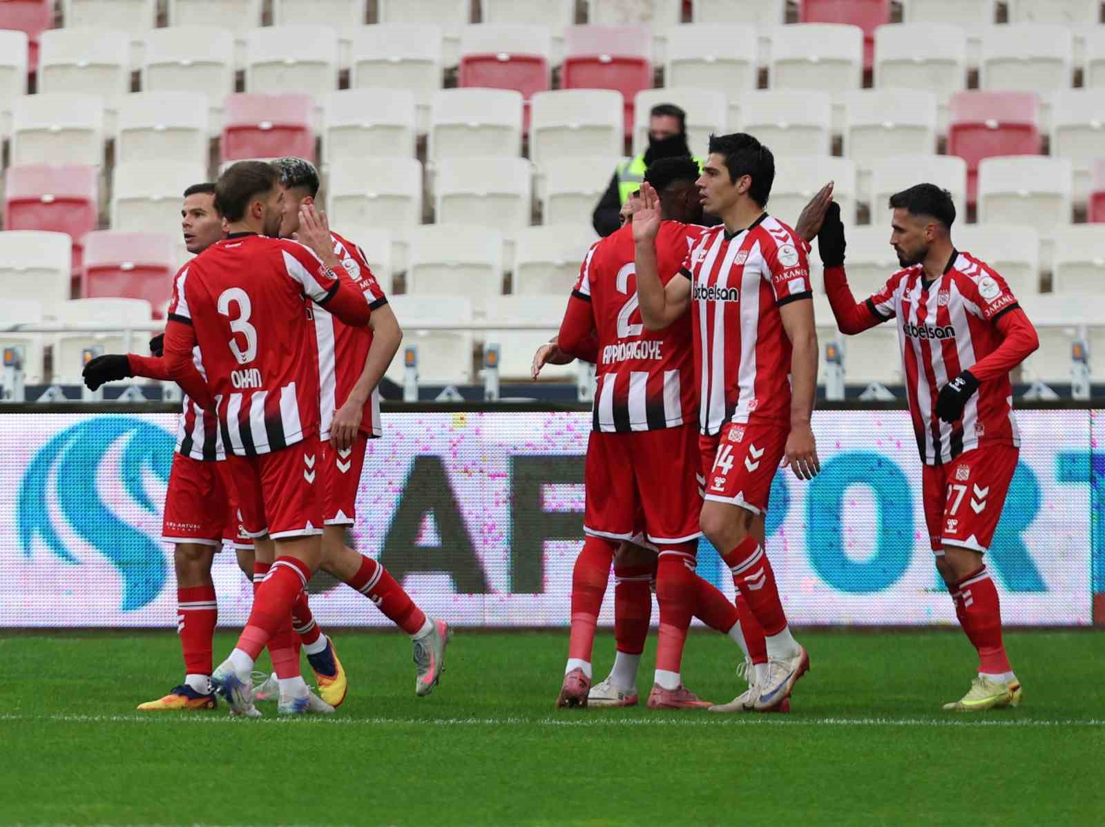 Trendyol 1. Lig: Özbelsan Sivasspor: 1 - Çorum FK: 1 22 trendyol 1 lig ozbelsan sivasspor 1 corum fk 1 18 U7XDVY2O