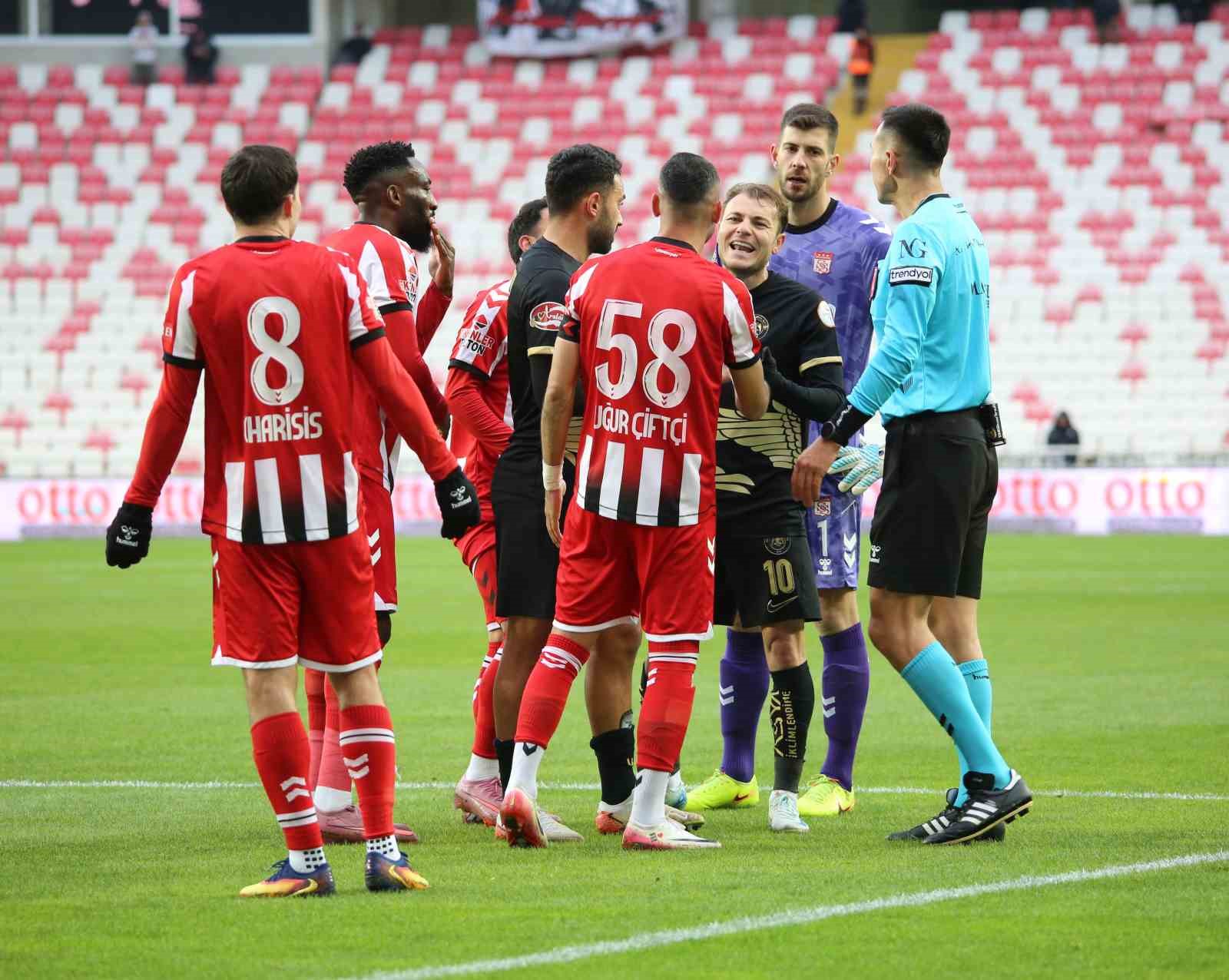 Trendyol 1. Lig: Özbelsan Sivasspor: 1 - Çorum FK: 1 12 trendyol 1 lig ozbelsan sivasspor 1 corum fk 1 8