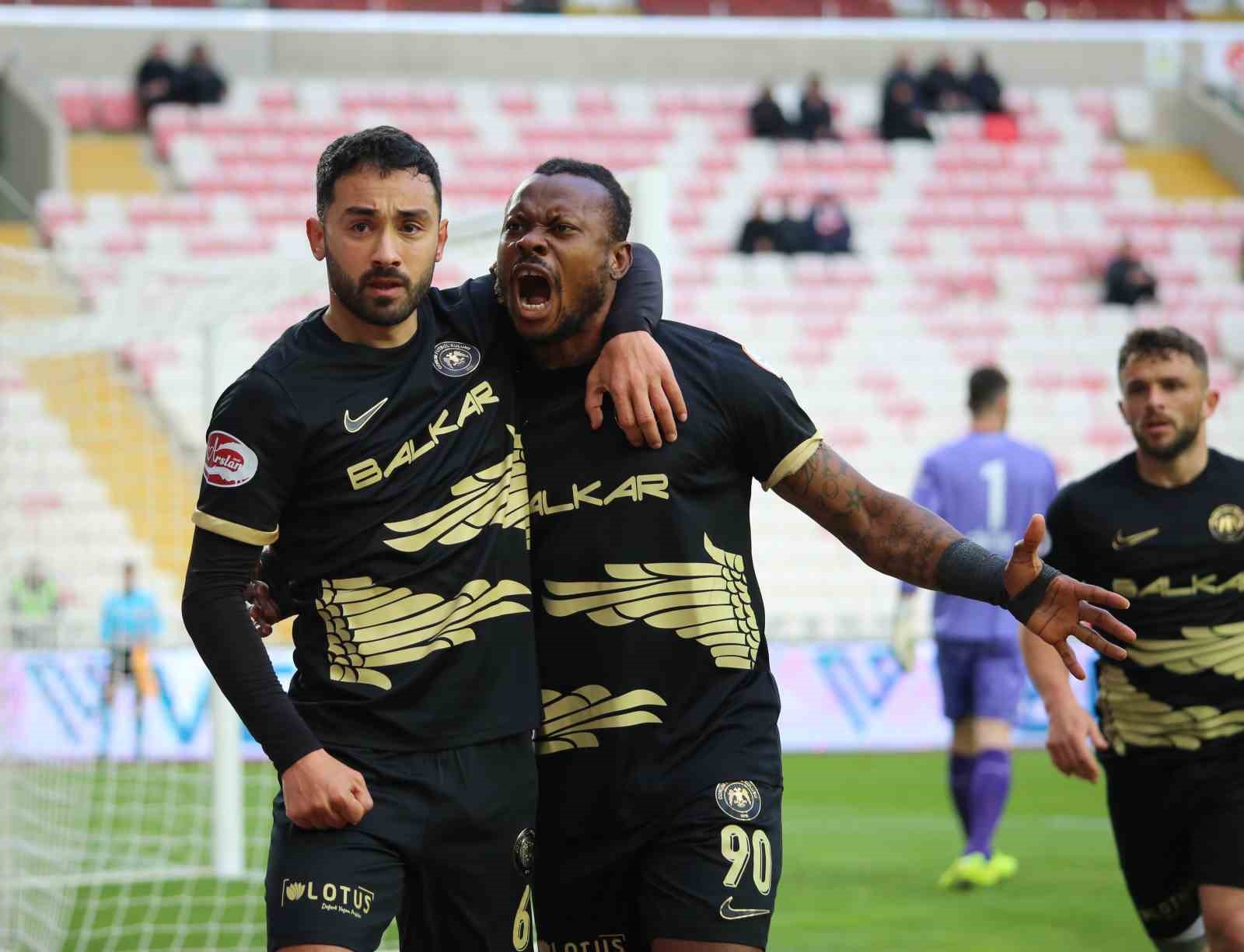 Trendyol 1. Lig: Özbelsan Sivasspor: 1 - Çorum FK: 1 13 trendyol 1 lig ozbelsan sivasspor 1 corum fk 1 9 rGICL9F2