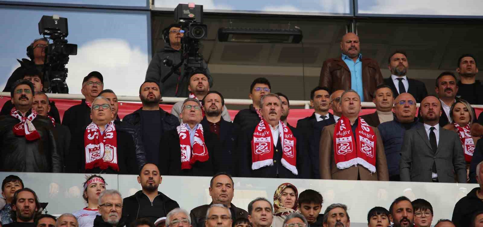 Trendyol 1. Lig: Özbelsan Sivasspor: 1 - Esenler Erokspor: 3 8 trendyol 1 lig ozbelsan sivasspor 1 esenler erokspor 3 4 PhXHDvuR