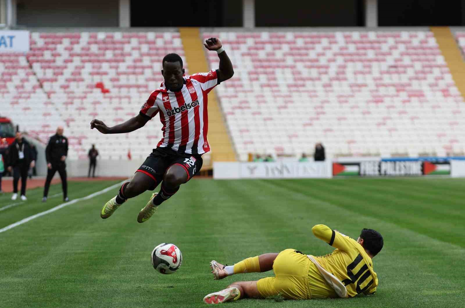 Trendyol 1. Lig: Özbelsan Sivasspor: 1 - İstanbulspor: 3 18 trendyol 1 lig ozbelsan sivasspor 1 istanbulspor 3 14 L8ezNKbU