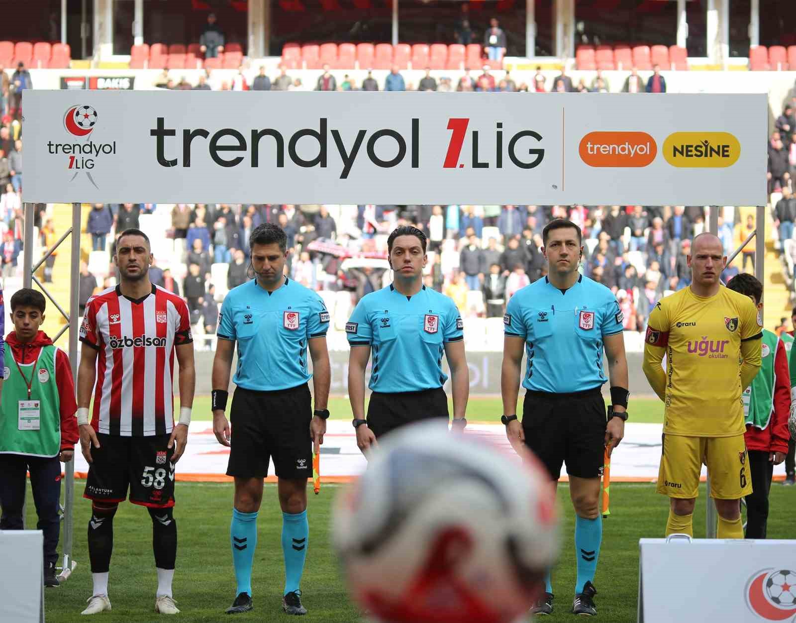 Trendyol 1. Lig: Özbelsan Sivasspor: 1 - İstanbulspor: 3 7 trendyol 1 lig ozbelsan sivasspor 1 istanbulspor 3 3 eyRhkbe9