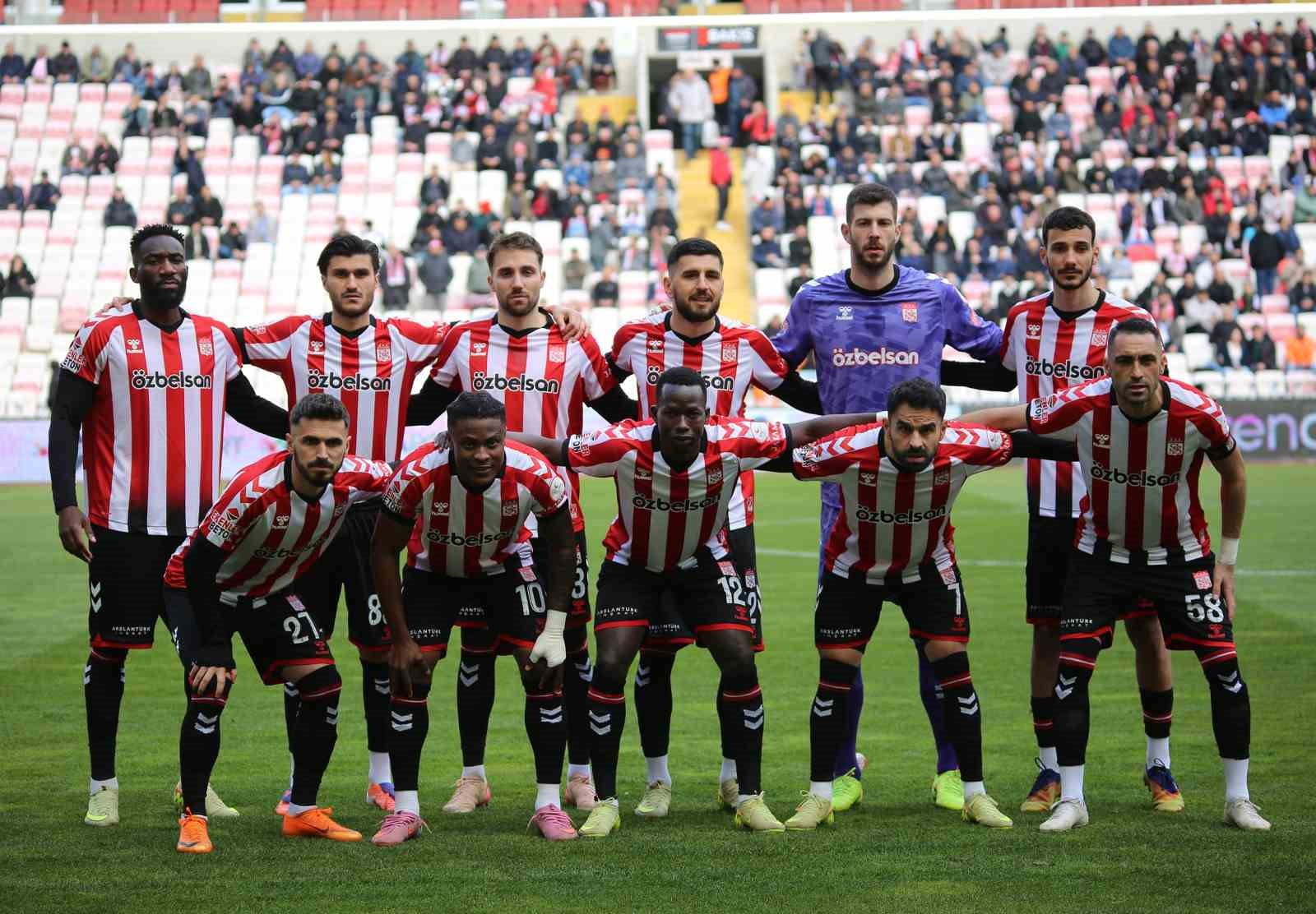 Trendyol 1. Lig: Özbelsan Sivasspor: 1 - İstanbulspor: 3 9 trendyol 1 lig ozbelsan sivasspor 1 istanbulspor 3 5 dr4U9Uw4