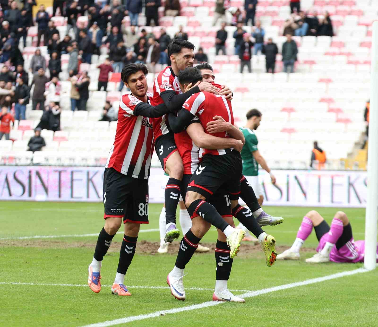 Trendyol 1. Lig: Özbelsan Sivasspor: 1 - Ümraniyespor: 0 18 trendyol 1 lig ozbelsan sivasspor 1 umraniyespor 0 14 5rjzfVj7