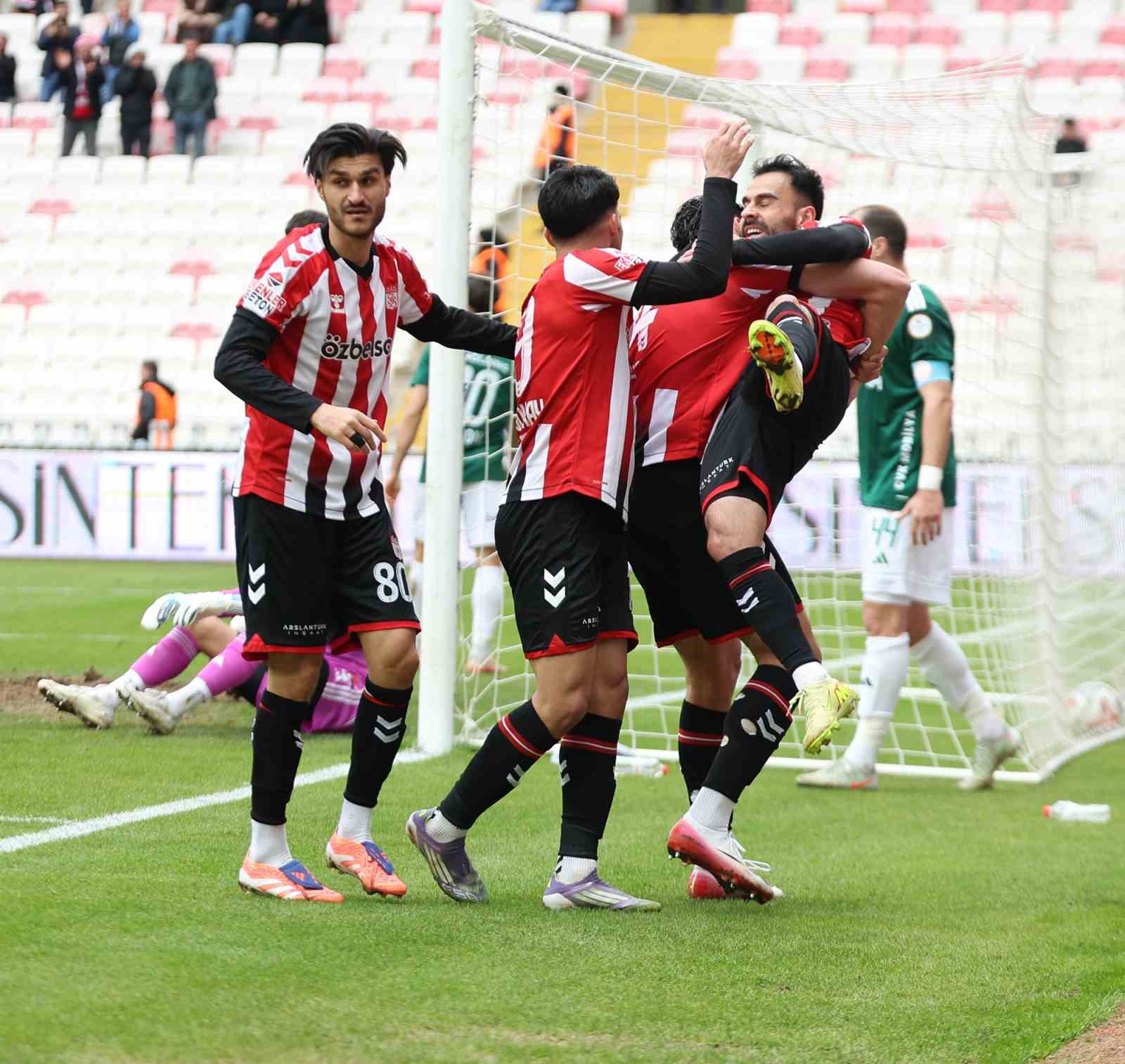 Trendyol 1. Lig: Özbelsan Sivasspor: 1 - Ümraniyespor: 0 20 trendyol 1 lig ozbelsan sivasspor 1 umraniyespor 0 16 mV2Oacib