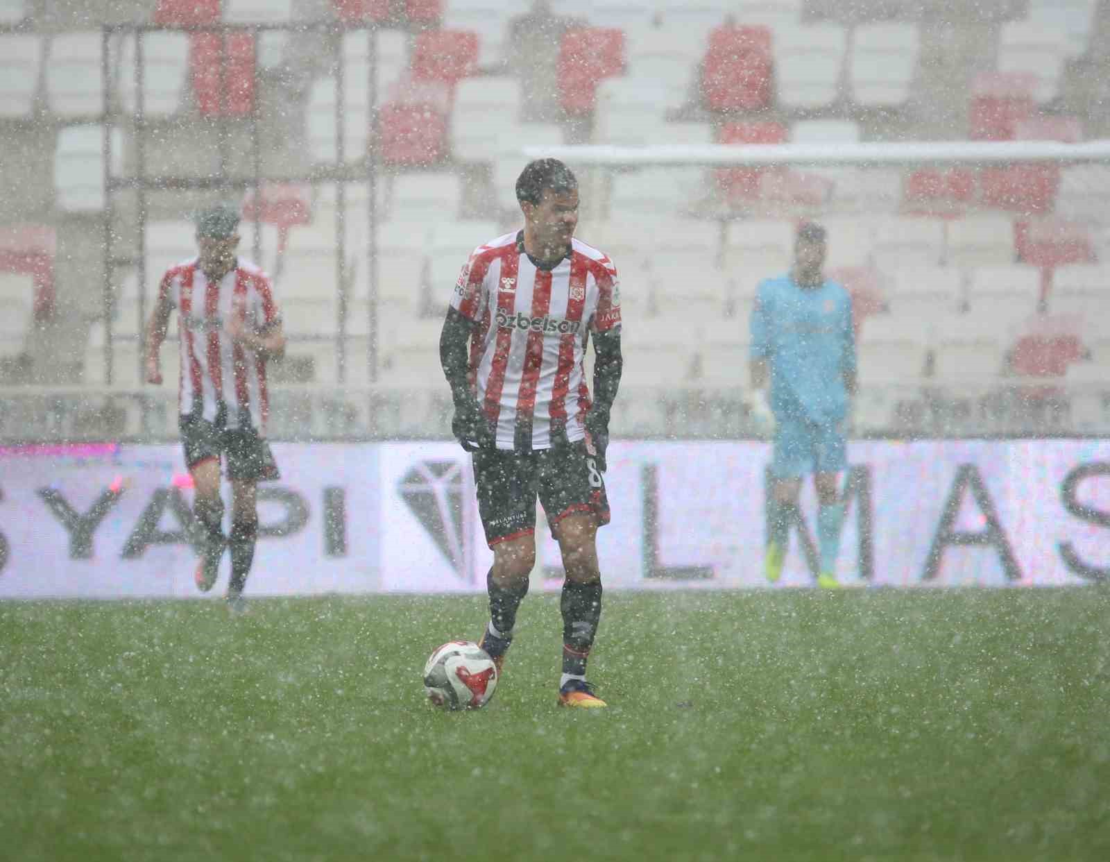 trendyol 1 lig ozbelsan sivasspor 2 bandirmaspor 0 9 X6zhzaAM