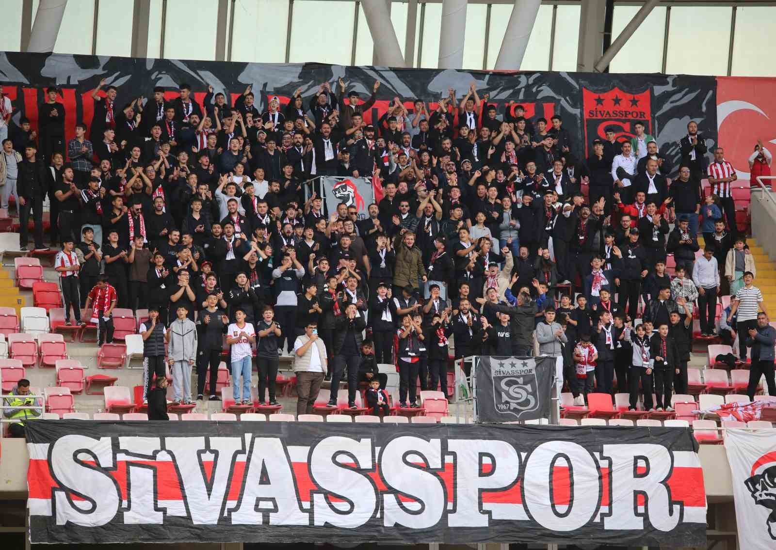 trendyol 1 lig ozbelsan sivasspor 3 manisa fk 2 5 lkuznMRI