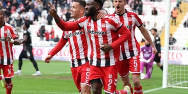 trendyol-1-lig-ozbelsan-sivasspor-3-vanspor-fk-3-lOnu2qIz.jpg