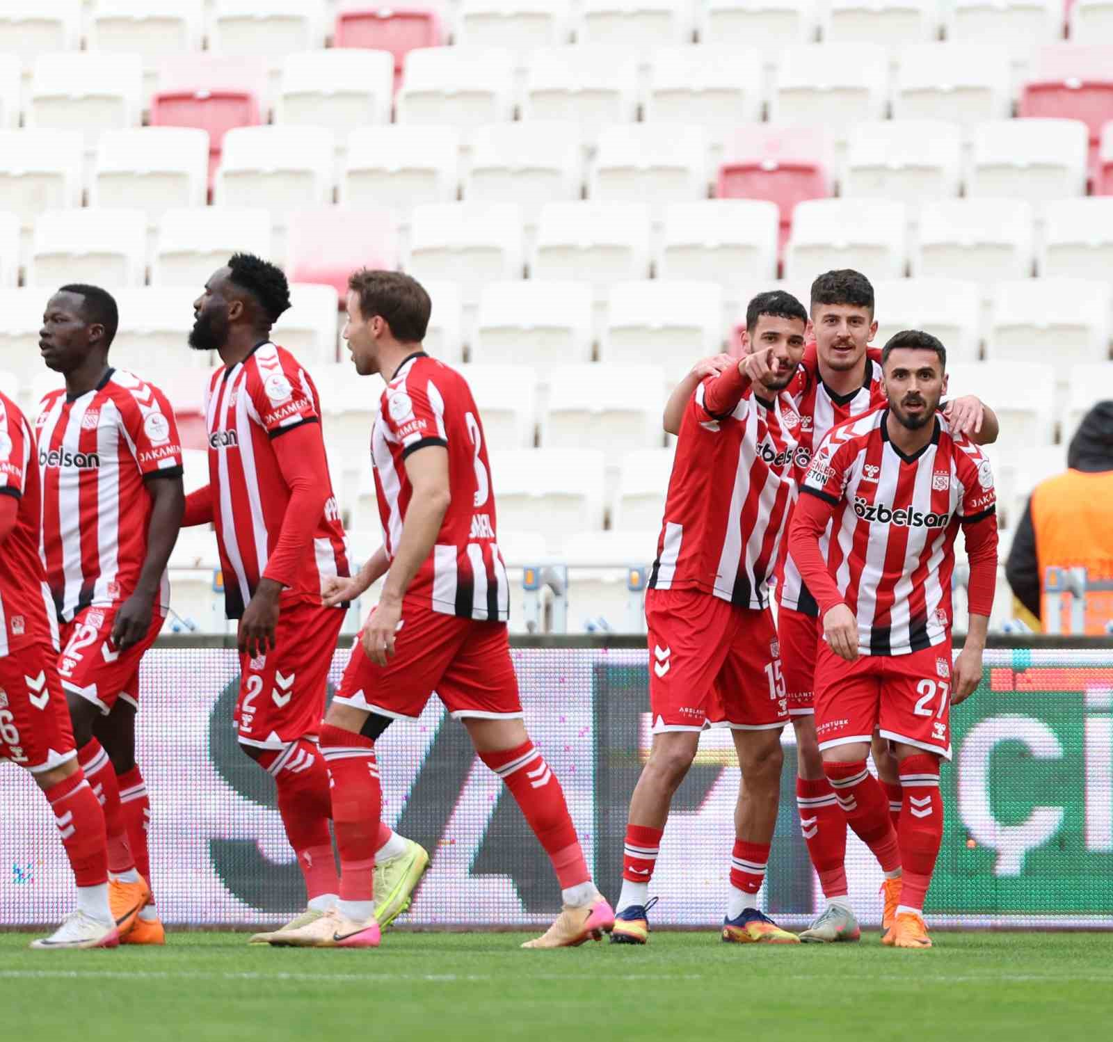 trendyol 1 lig ozbelsan sivasspor 4 sakaryaspor 1 1 21JAzkGw