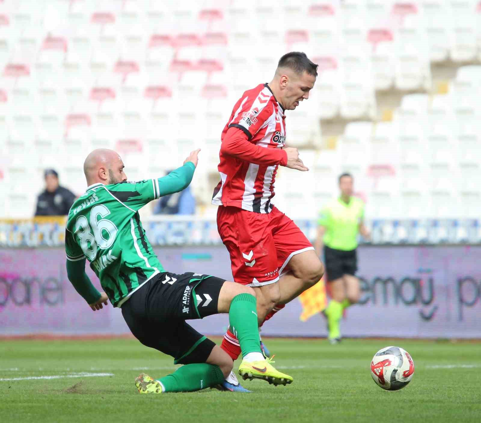 trendyol 1 lig ozbelsan sivasspor 4 sakaryaspor 1 11 XNthwwJP