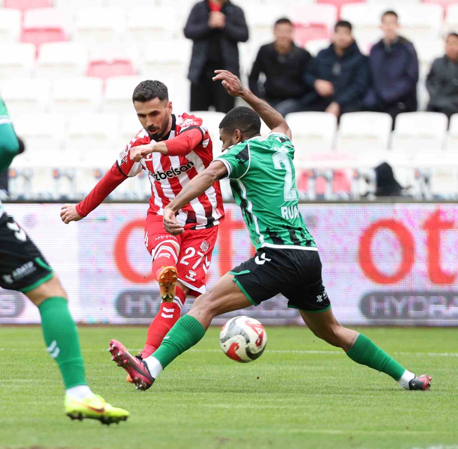 trendyol 1 lig ozbelsan sivasspor 4 sakaryaspor 1 2