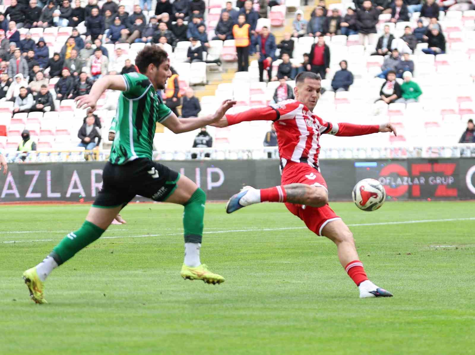 trendyol 1 lig ozbelsan sivasspor 4 sakaryaspor 1 3 EwGS3w7e