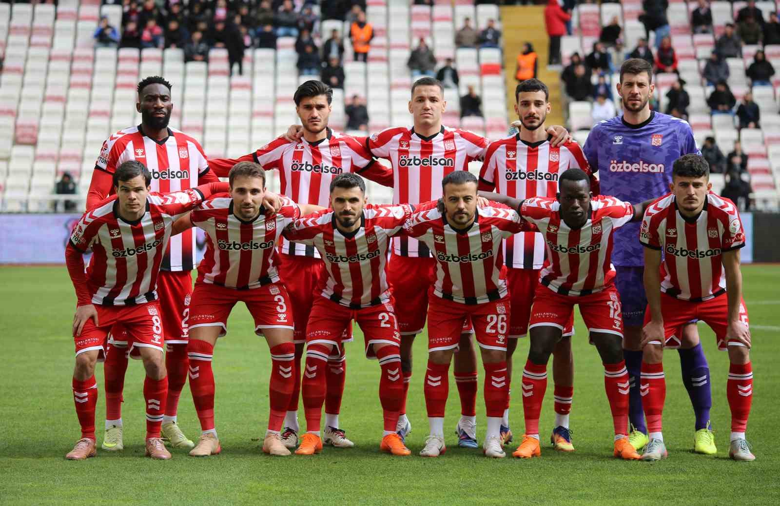 trendyol 1 lig ozbelsan sivasspor 4 sakaryaspor 1 8 G2ROyNQV