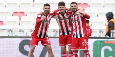 trendyol-1-lig-ozbelsan-sivasspor-4-sakaryaspor-1-bY1PHaDY.jpg