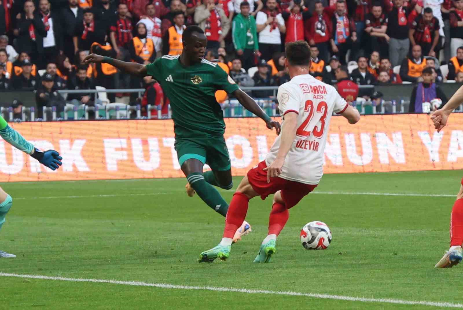 trendyol 1 lig play off final esenler erokspor 0 corum fk 1 ilk yari 9Hj4YrYR