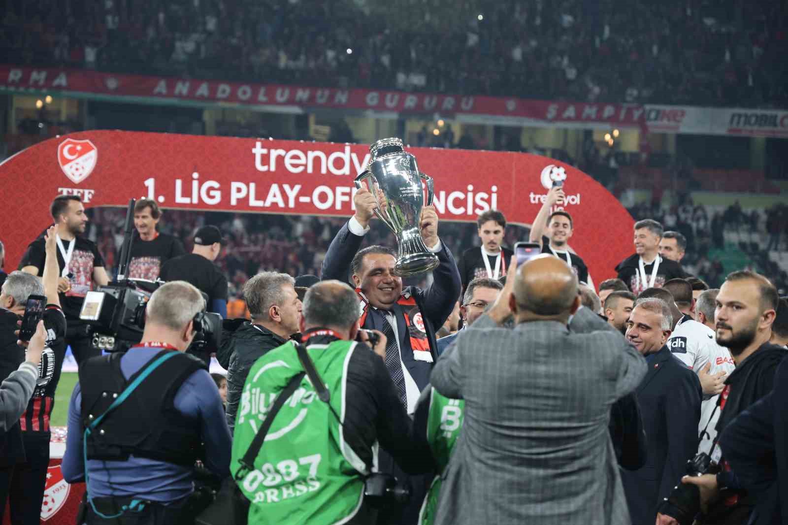 Trendyol 1. Lig play-off şampiyonu Çorum FK kupasına kavuştu 17 trendyol 1 lig play off sampiyonu corum fk kupasina kavustu 13 LKMDHv8L
