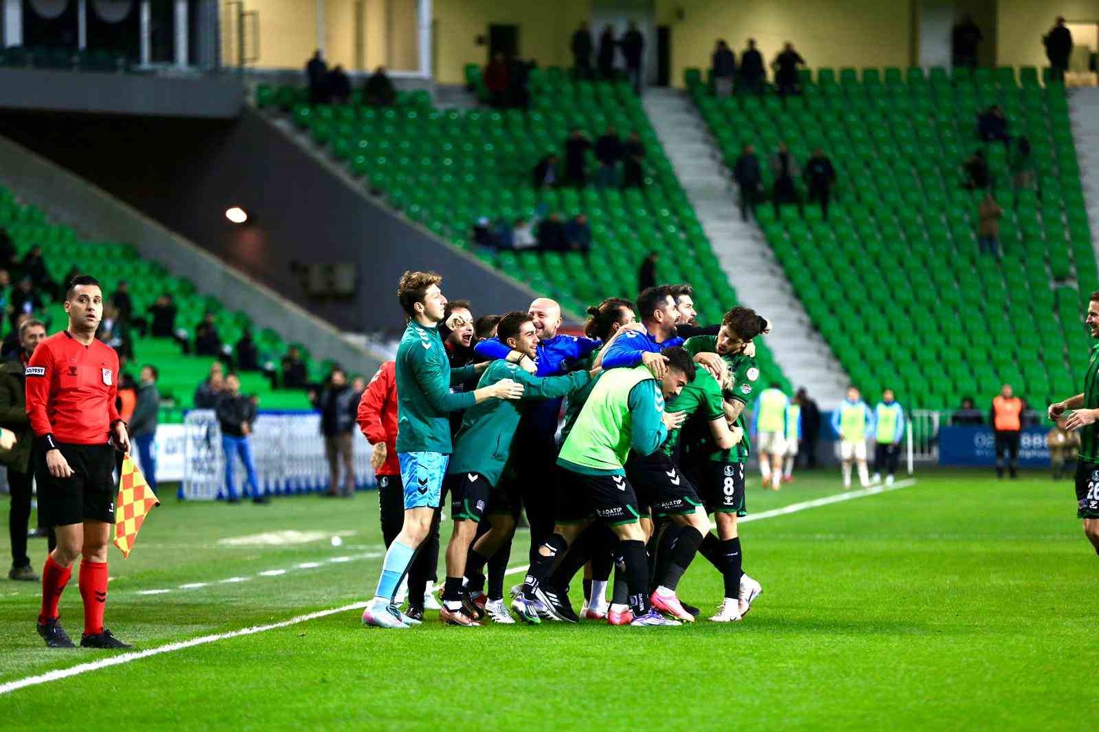 Trendyol 1. Lig: Sakaryaspor: 1 - Bandırmaspor: 1 4 trendyol 1 lig sakaryaspor 1 bandirmaspor 1 0 RpXitIMm