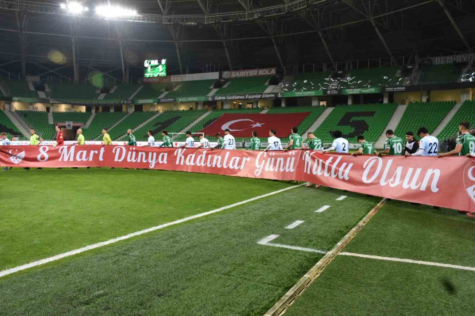 trendyol 1 lig sakaryaspor 4 adana demirspor 0 1