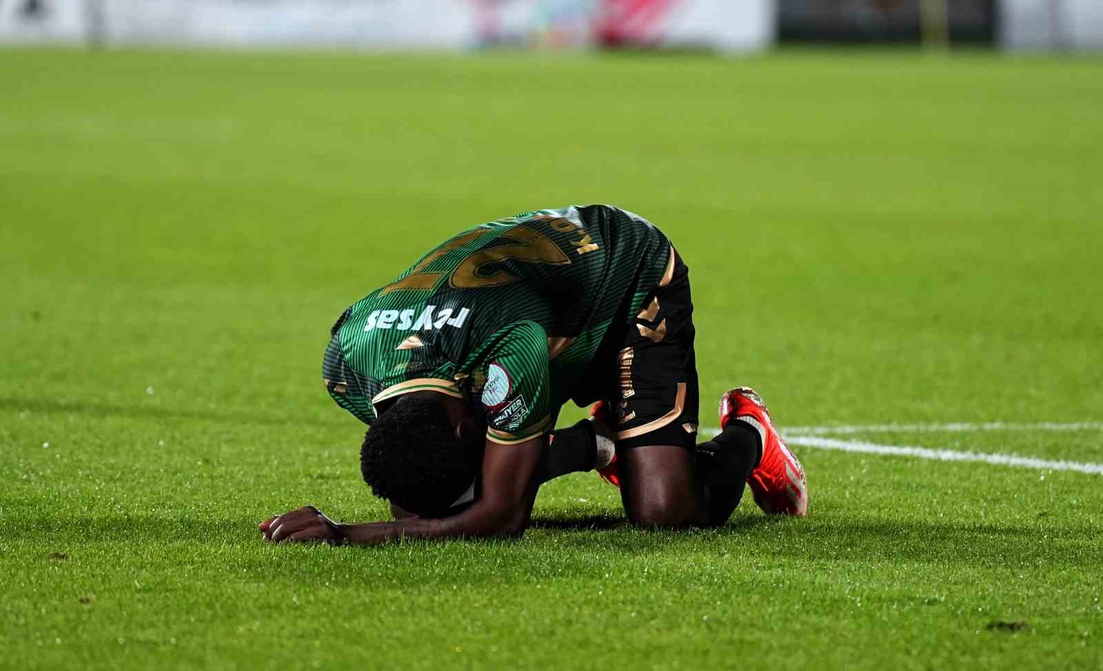 trendyol 1 lig umraniyespor 2 sakaryaspor 0 29 Uhfvz9Lc