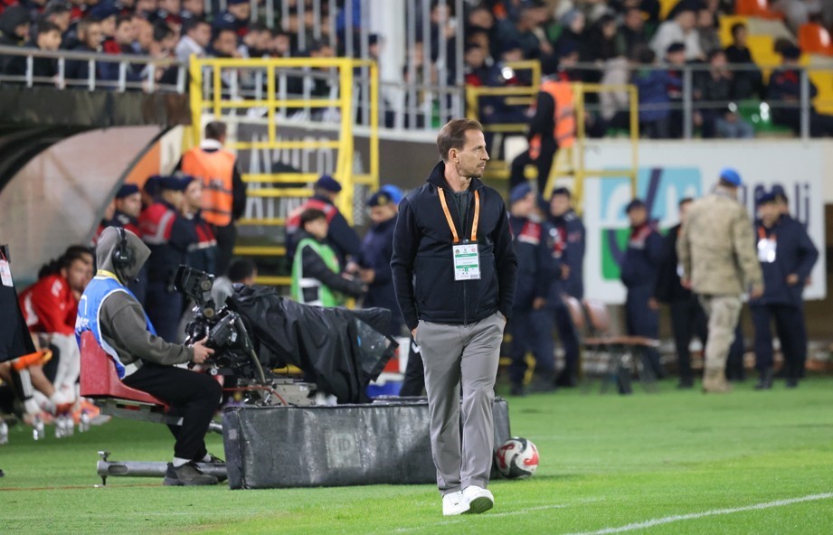 trendyol super lig alanyaspor 0 antalyaspor 0 ilk yari 3 dSg1lkpG