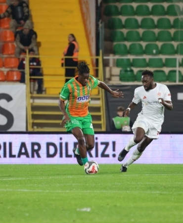 trendyol-super-lig-alanyaspor-0-antalyaspor-0-ilk-yari-Ma8mpwE8.jpg