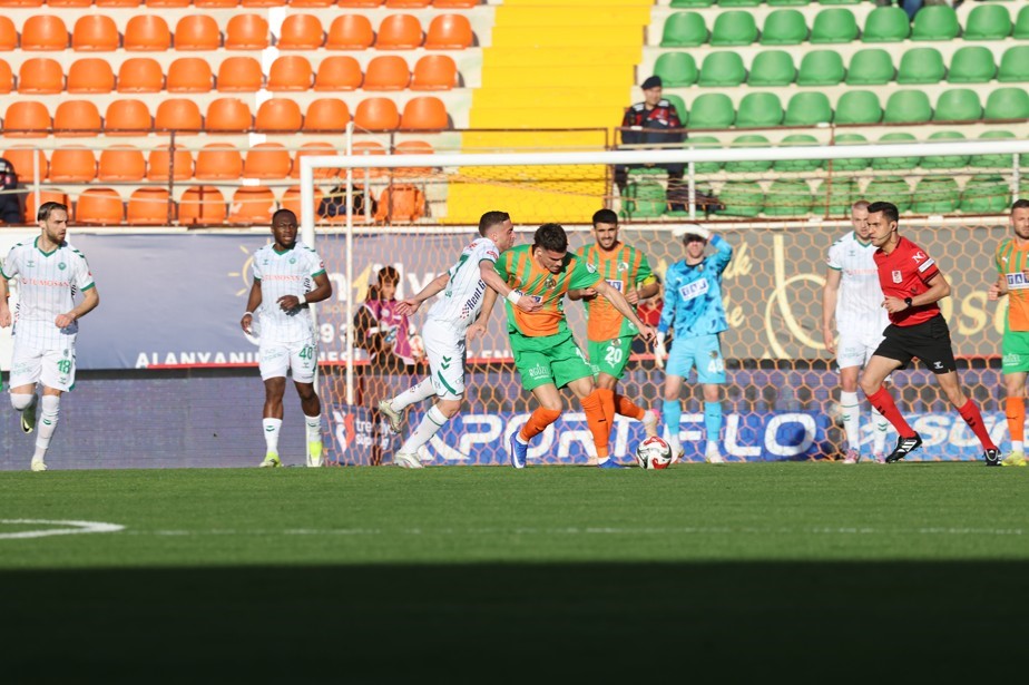 Trendyol Süper Lig: Alanyaspor: 1 - Konyaspor: 0 (İlk yarı) 9 trendyol super lig alanyaspor 1 konyaspor 0 ilk yari 5 sZh7YId3