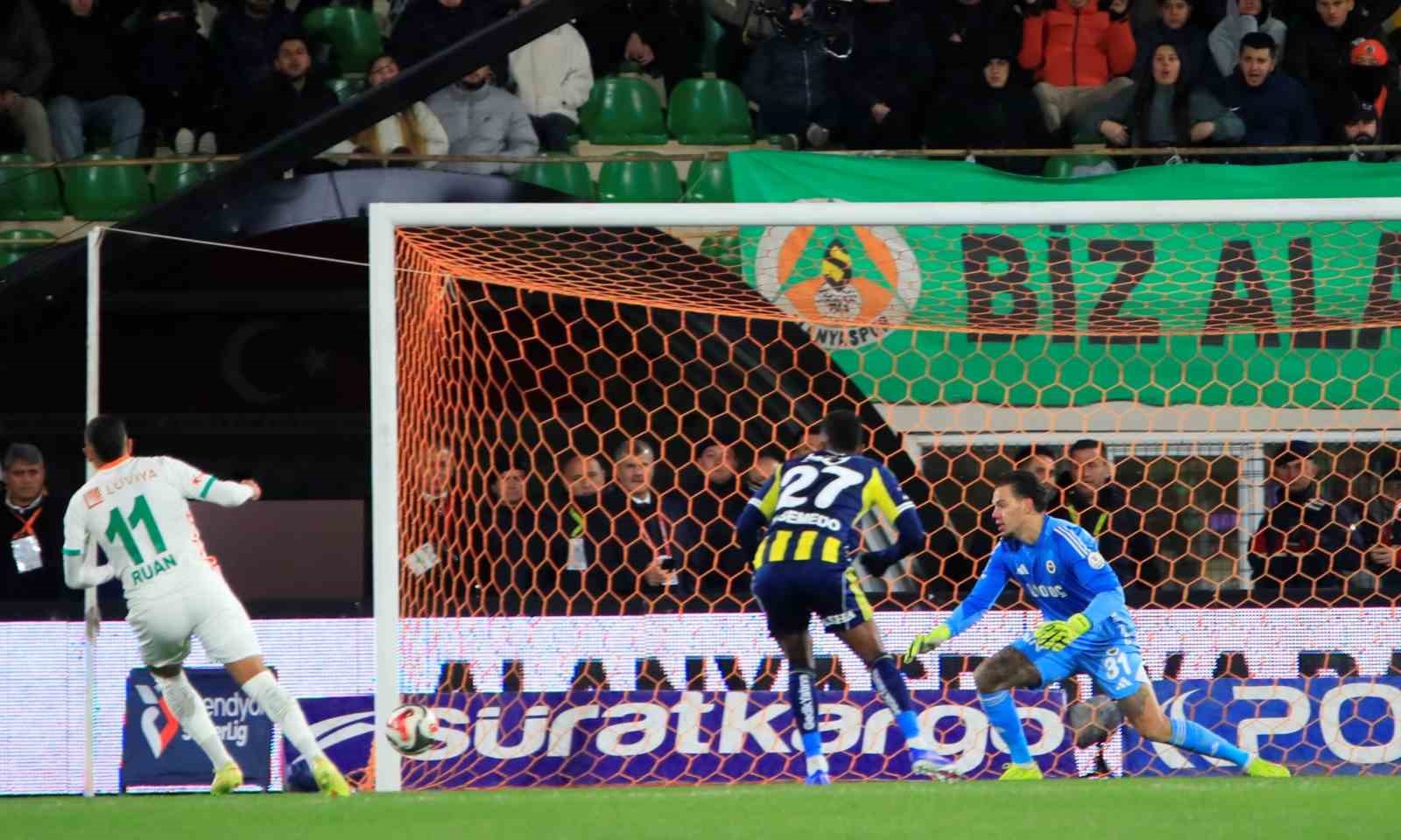 trendyol super lig alanyaspor 2 fenerbahce 1 ilk yari 1 MFnXv7kY