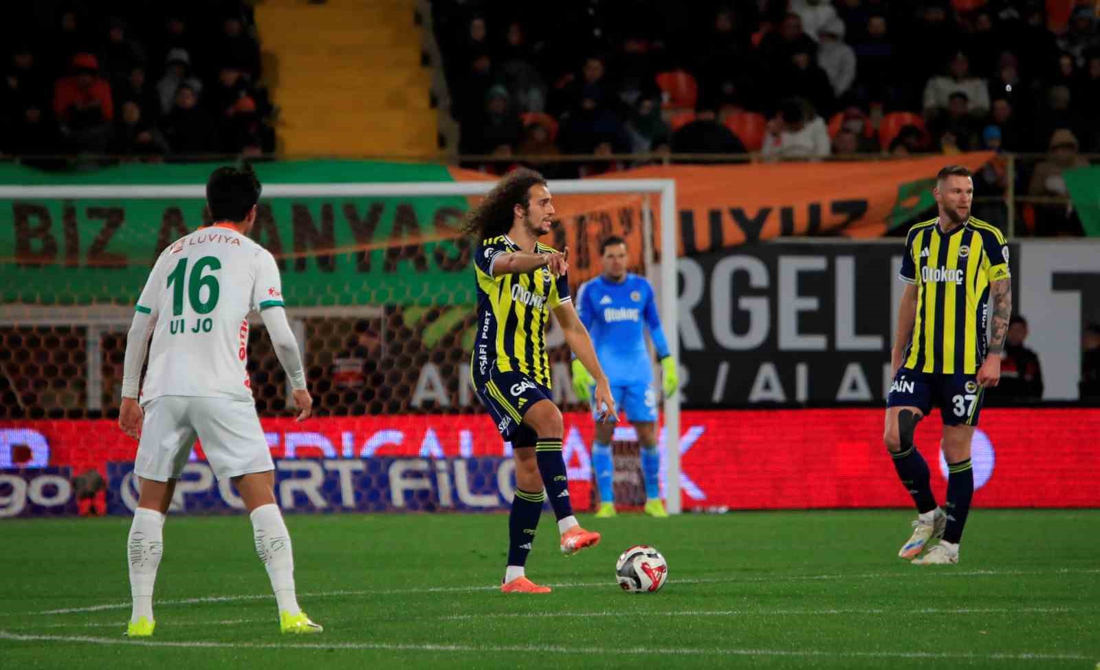 trendyol super lig alanyaspor 2 fenerbahce 1 ilk yari 15 9FkbUaOX