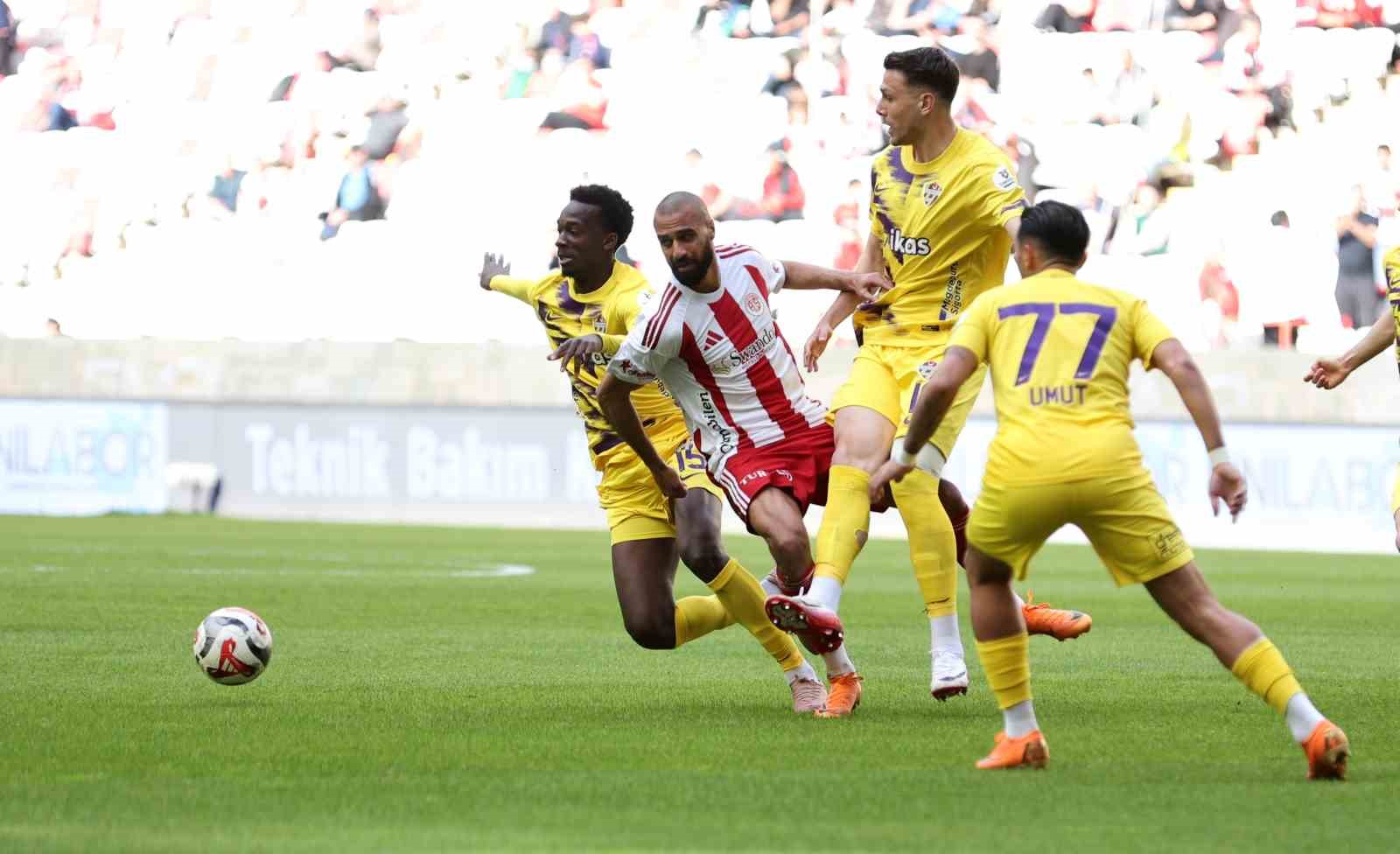 trendyol super lig antalyaspor 0 eyupspor 0 ilk yari 0 A3jHU6UB