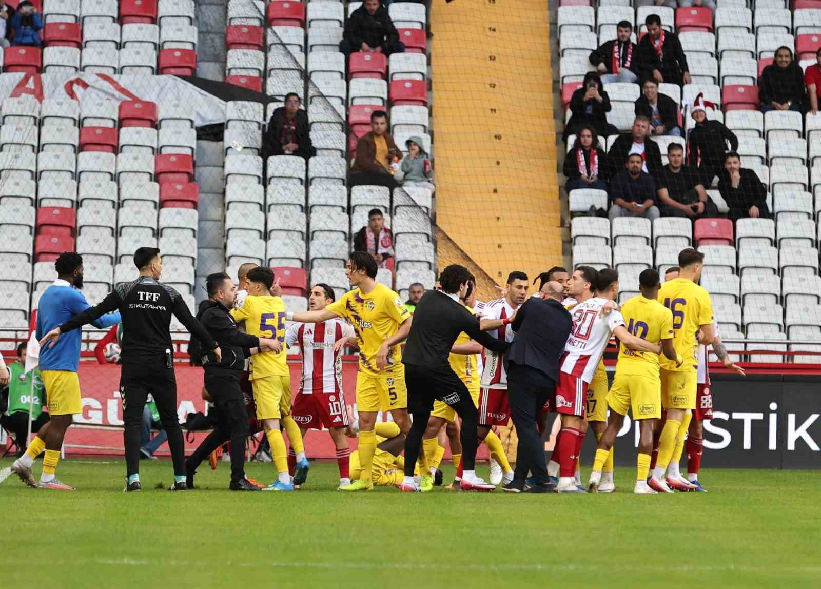 trendyol super lig antalyaspor 0 eyupspor 0 ilk yari 10