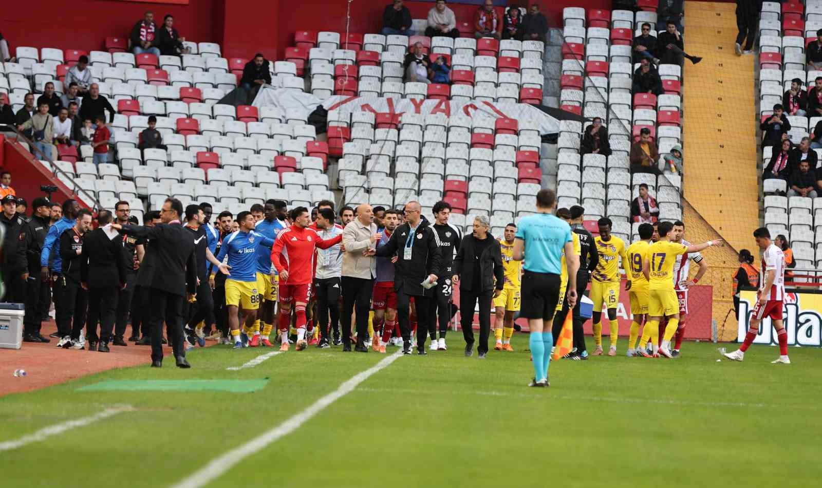 trendyol super lig antalyaspor 0 eyupspor 0 ilk yari 9