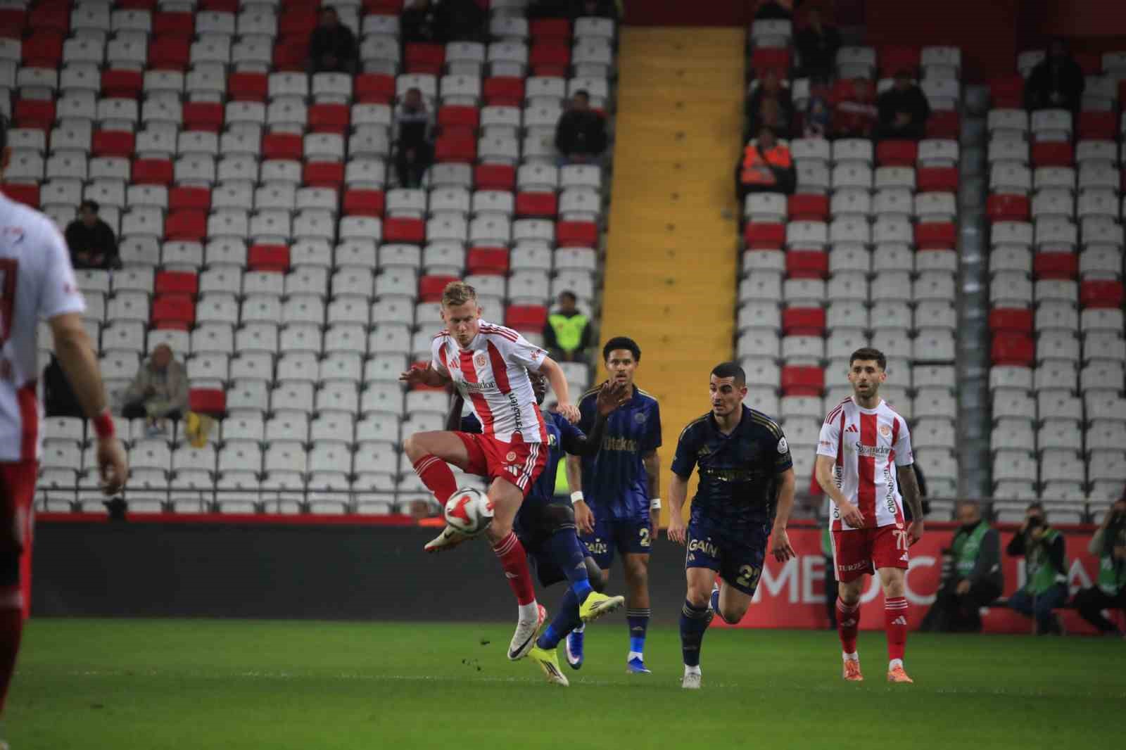 trendyol super lig antalyaspor 0 fenerbahce 0 mac devam ediyor 16 VeH3QZ3V