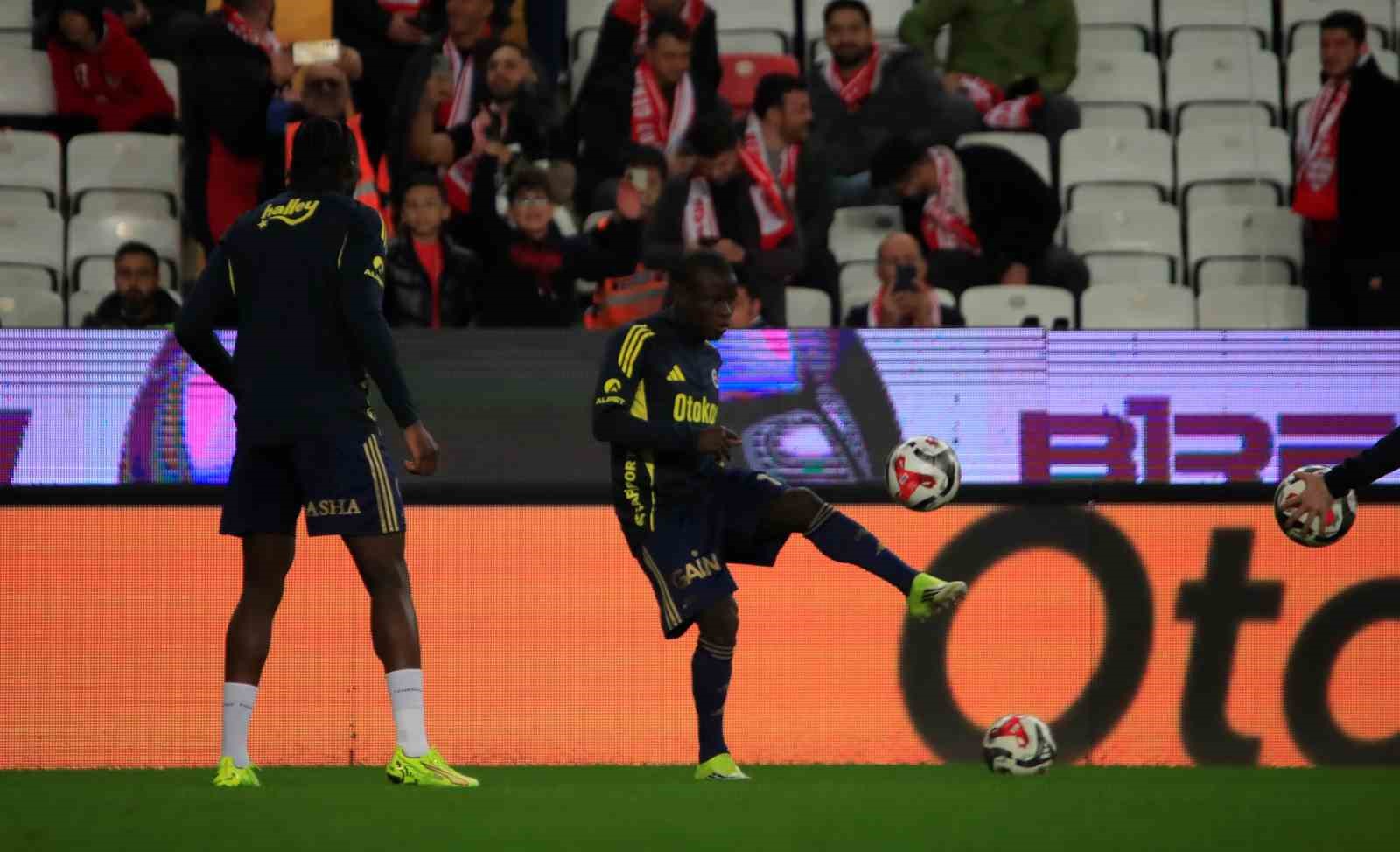 trendyol super lig antalyaspor 0 fenerbahce 0 mac devam ediyor 22 TzKi7EKS