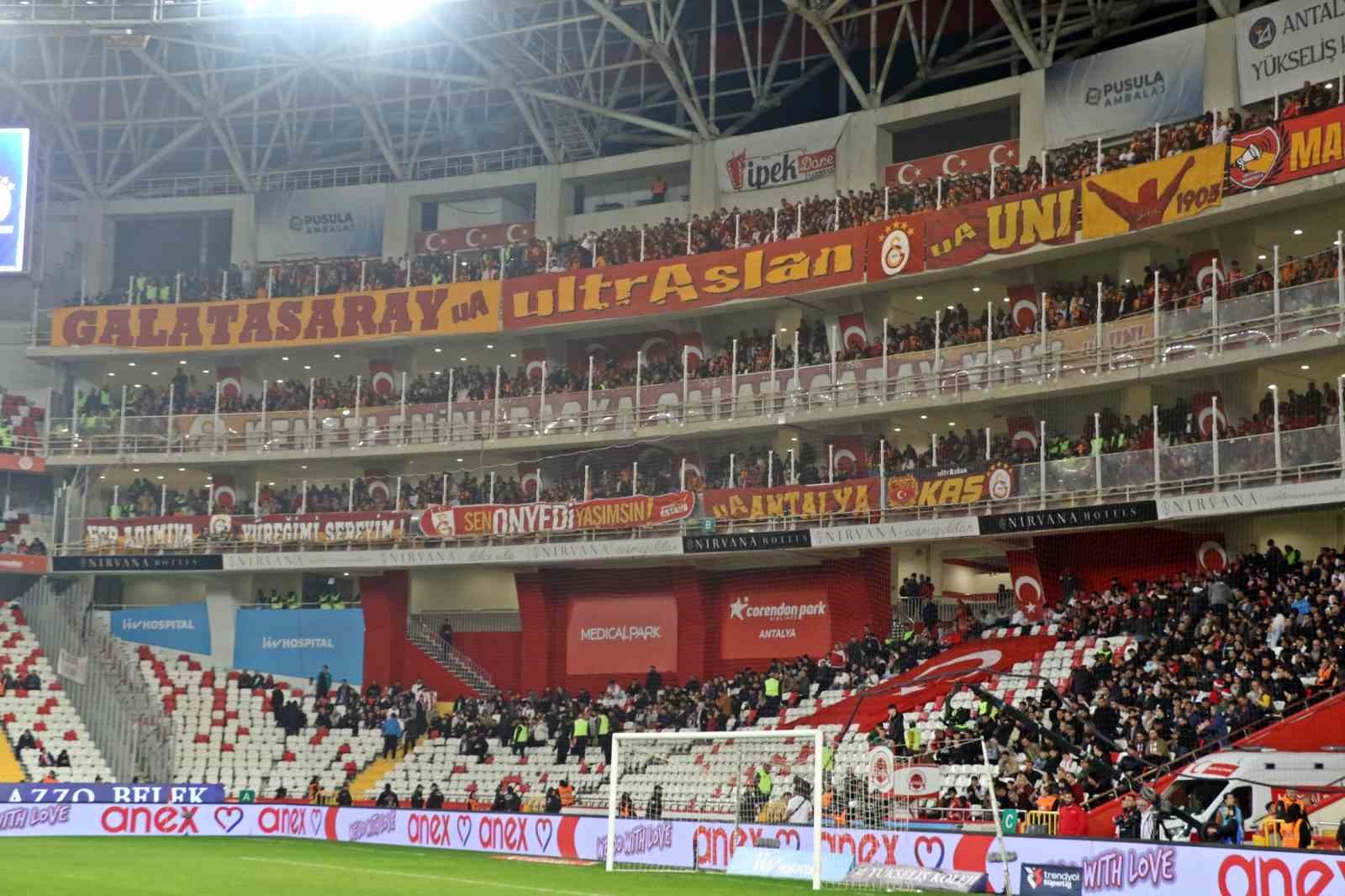 trendyol super lig antalyaspor 0 galatasaray 2 4 AT8fFeWs