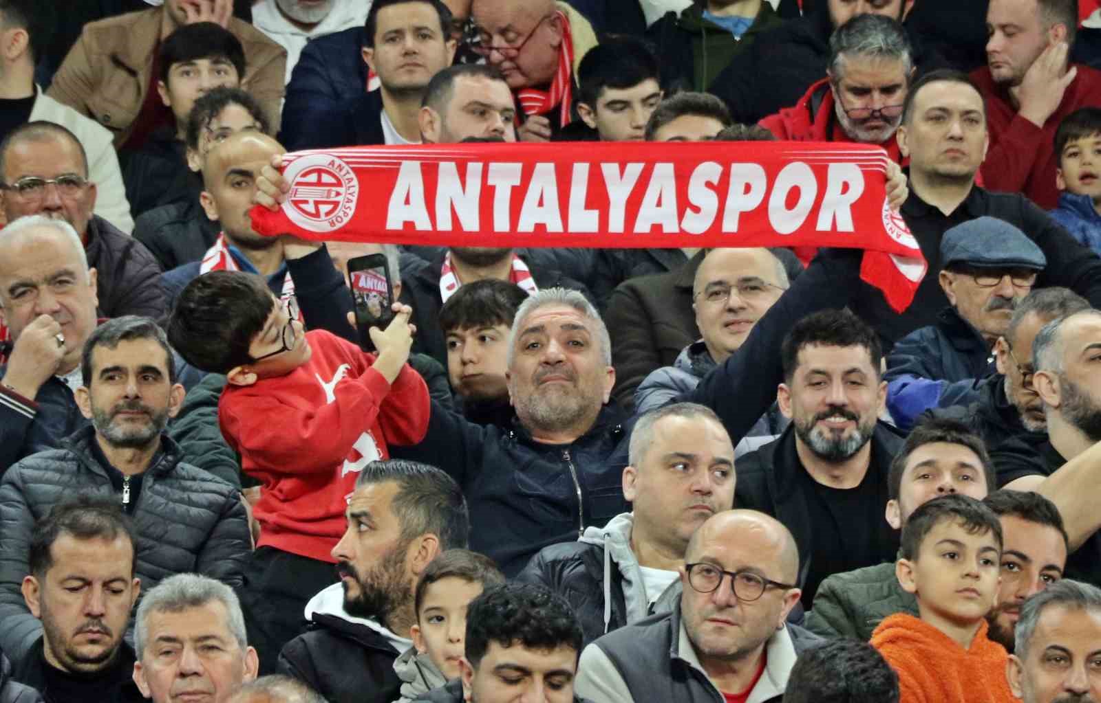 trendyol super lig antalyaspor 0 galatasaray 2 5 8Znn6Brc