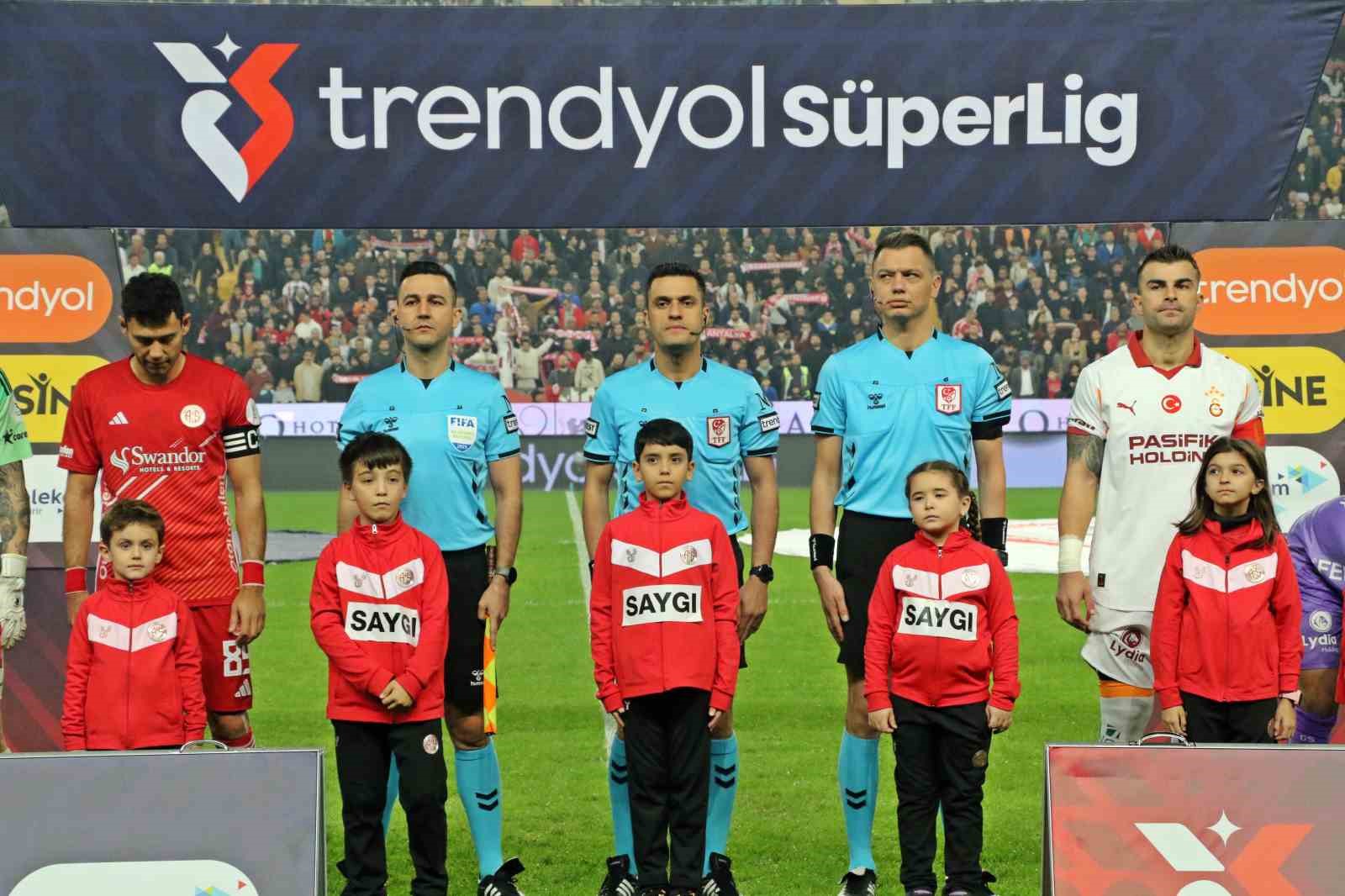 trendyol super lig antalyaspor 0 galatasaray 2 8 4fhmvjOe